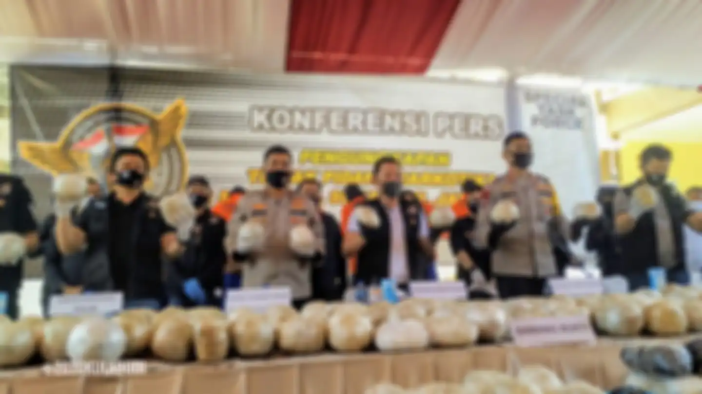 Aksi Irjen Ferdy Sambo memimpin Satgassus Merah Putih yang dibentuk Kapolri disebut bikin cemburu sesama polisi. Foto sang jenderal dikulik.