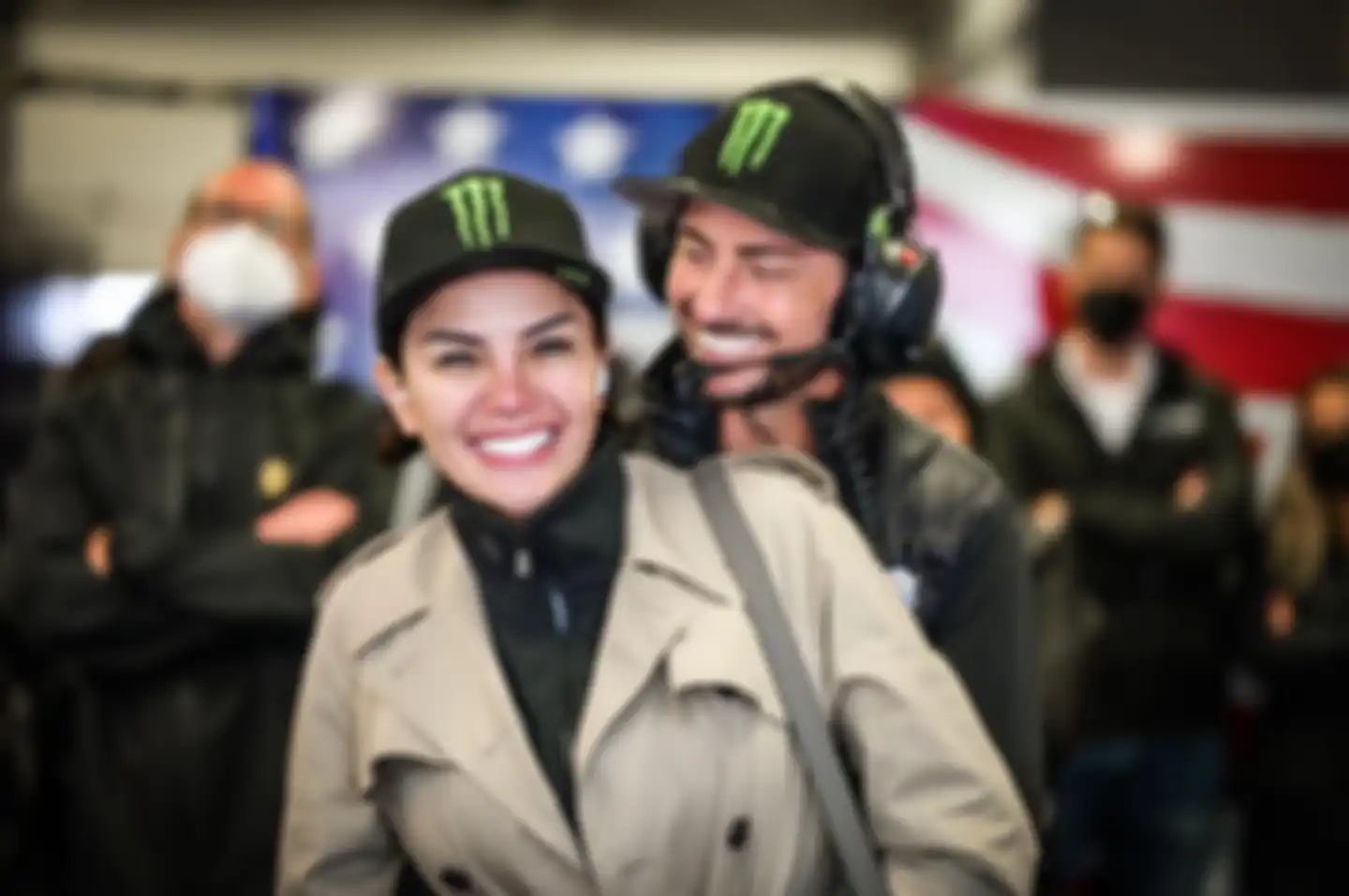 Nikita Mirzani dan John Hopkins