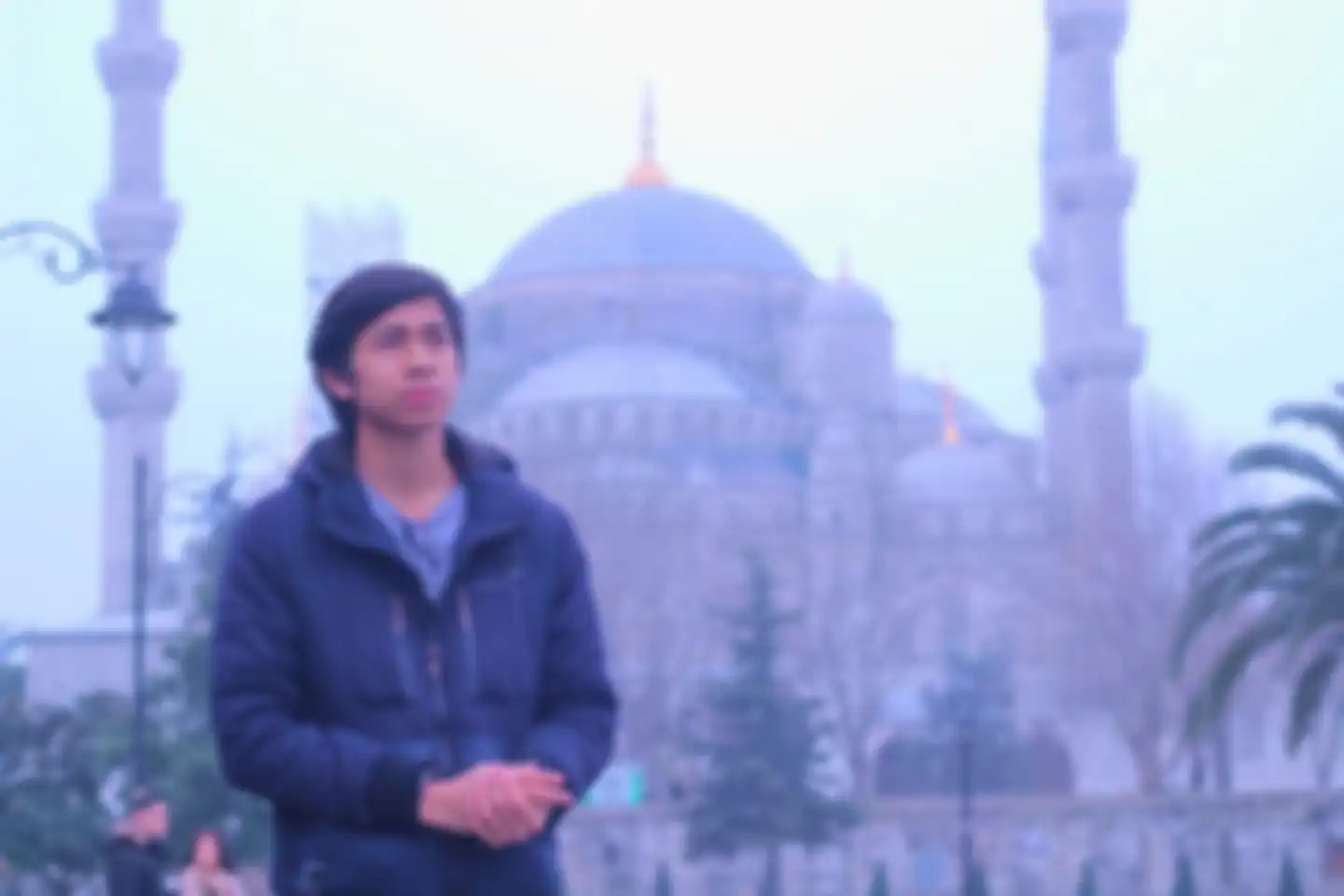Youtuber Turah Parthayana mengunggat istrinya membawa kabur uang Rp 430 juta. Ternyata Turah dapat sanksi begini gegara lecehkan mahasiswi.