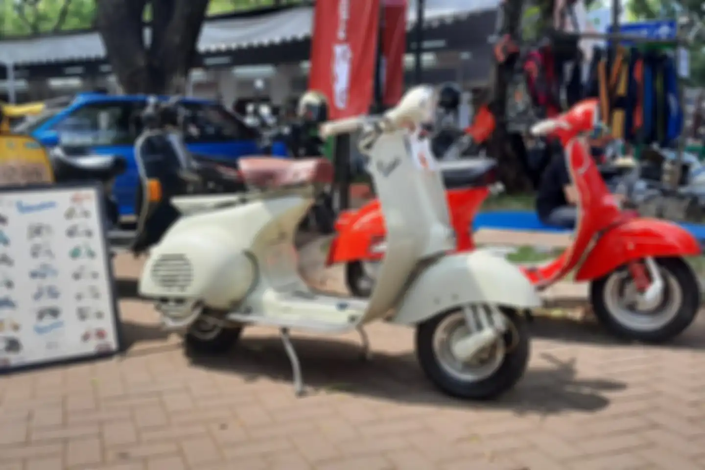 Vespa VL 150 tahun 1957 warna abu-abu dijual Rp 600 juta oleh Ncex dari bengkel Vespa ART Bogor.