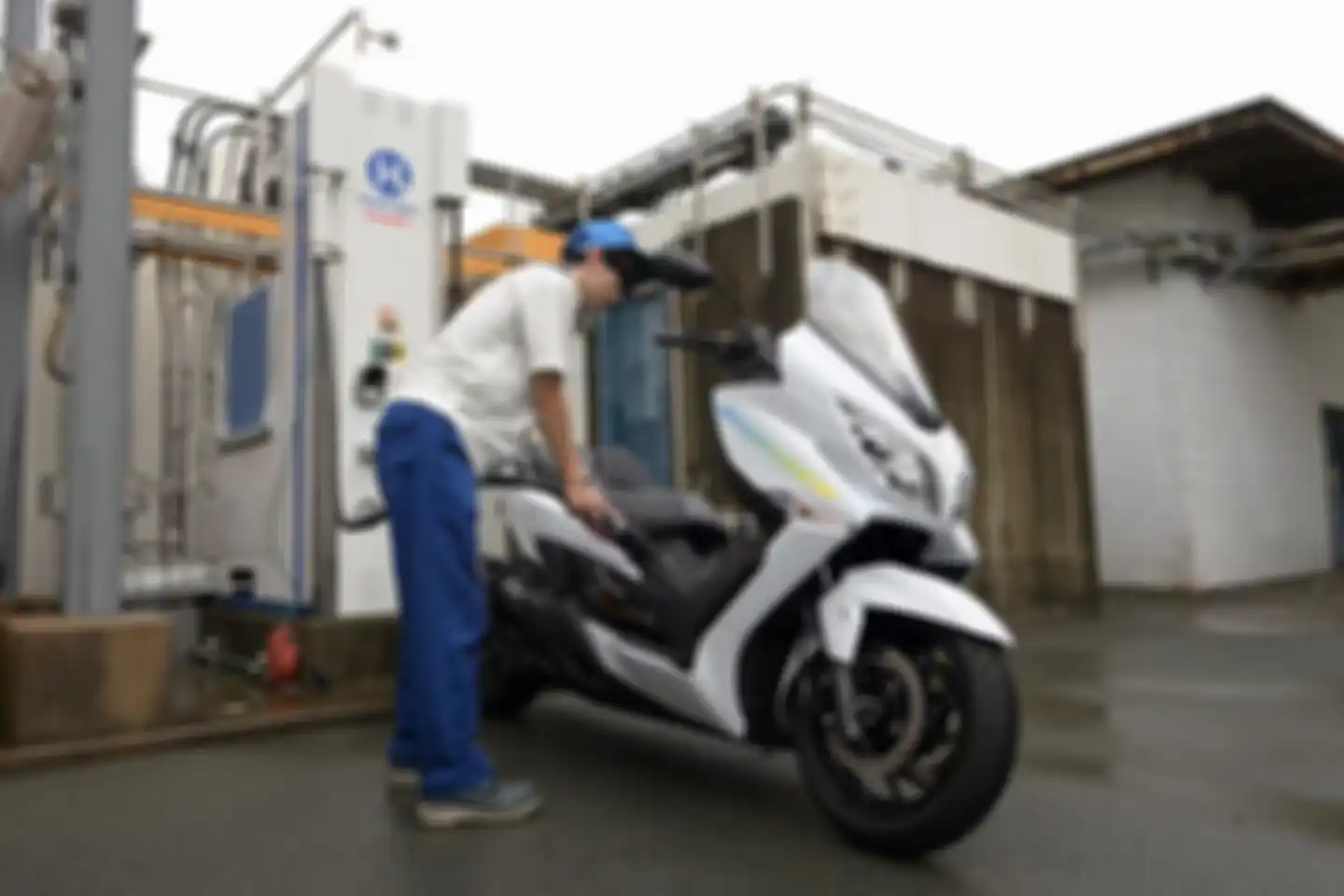 Prototipe motor hidrogen ini pakai basis Suzuki Burgman 400.