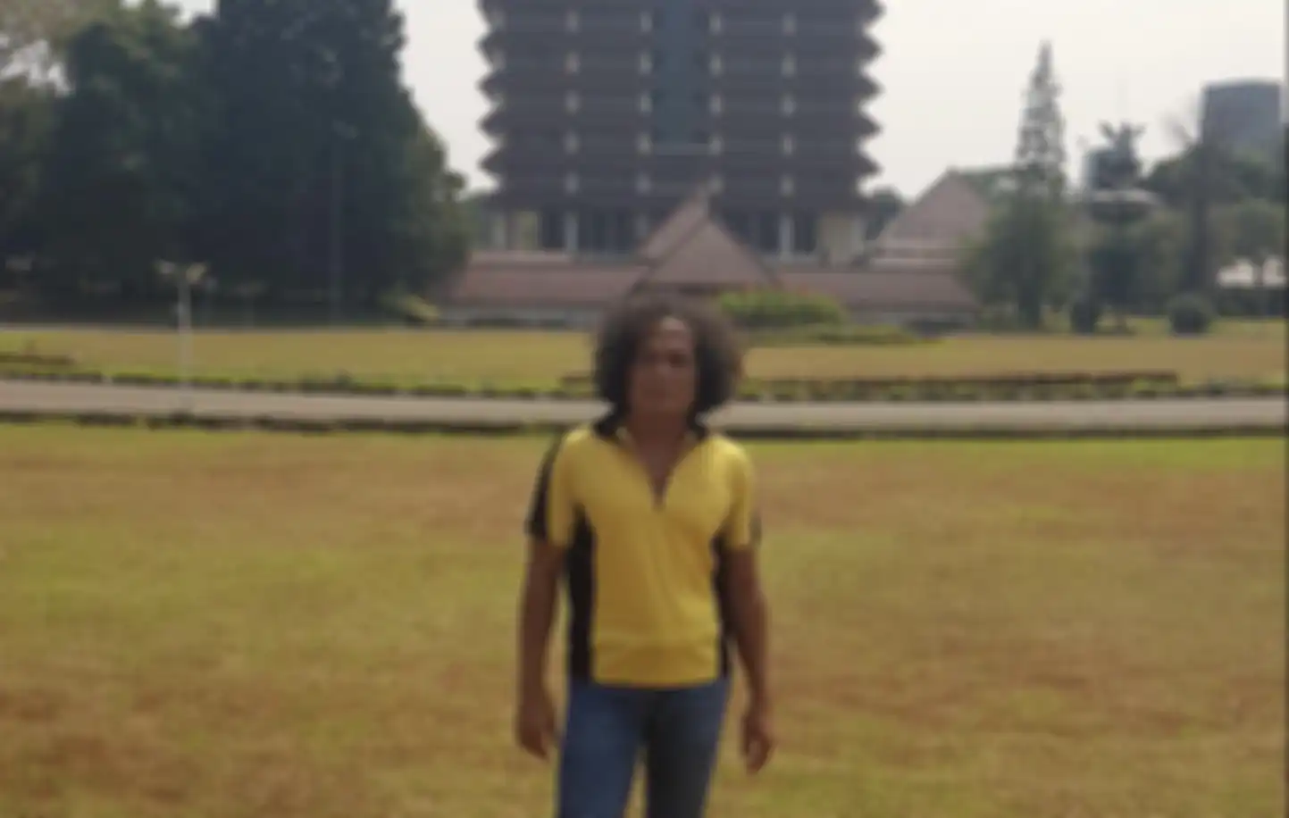 Begini tabiat Deolipa Yumara yang bikin Richard Eliezer resah. Dari pertama Bharada E sudah tidak nyaman. Foto sosoknya dikomentari.