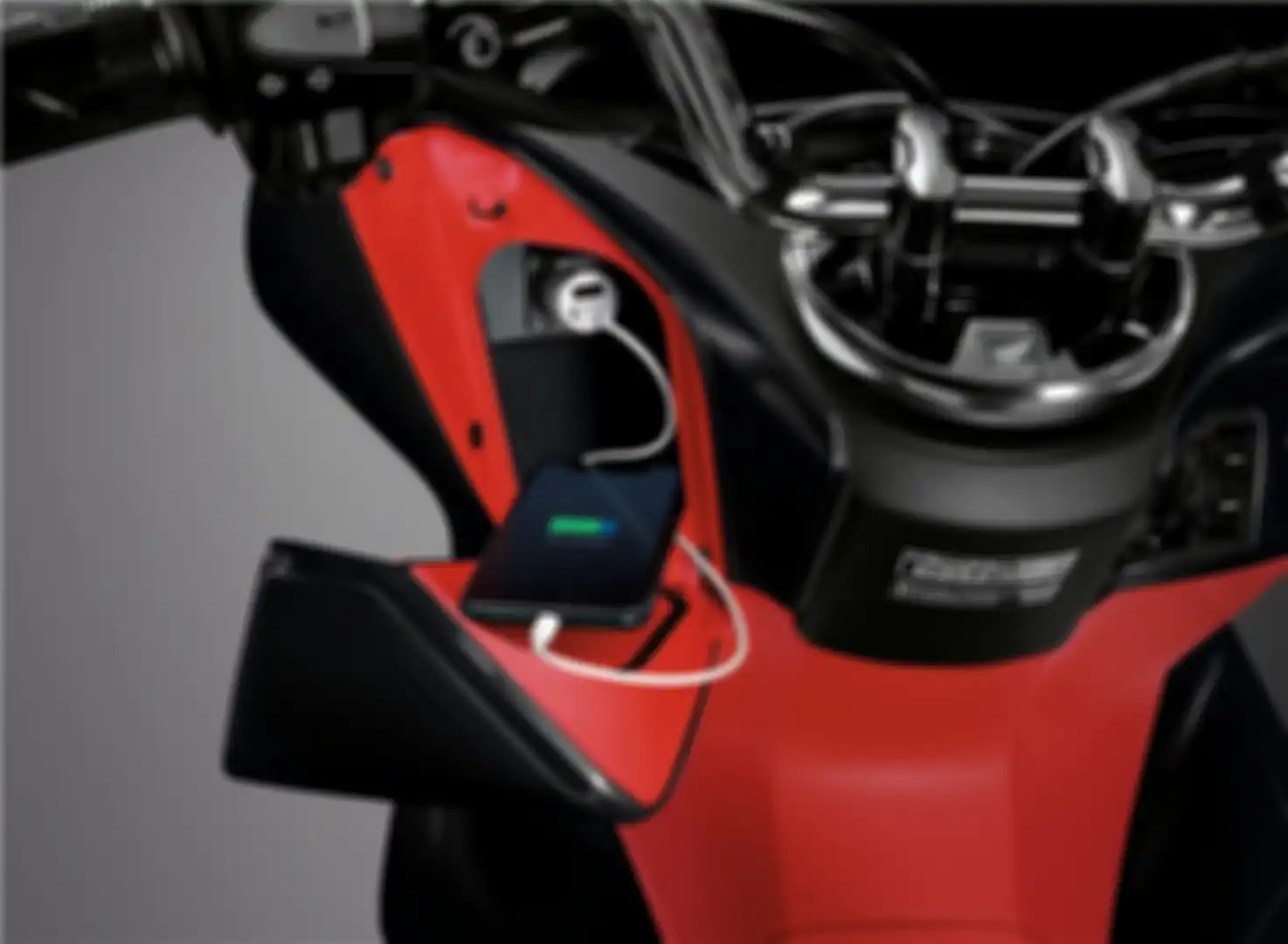 Warna baru Honda PCX 150 bikin tampilan motor lebih sporty dan sangar