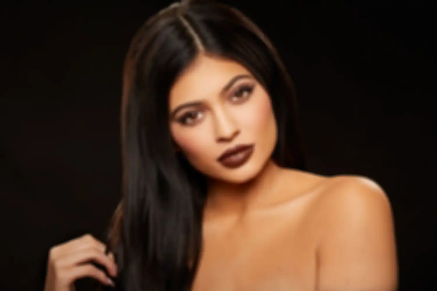 Lipstik cokelat Kylie Jenner