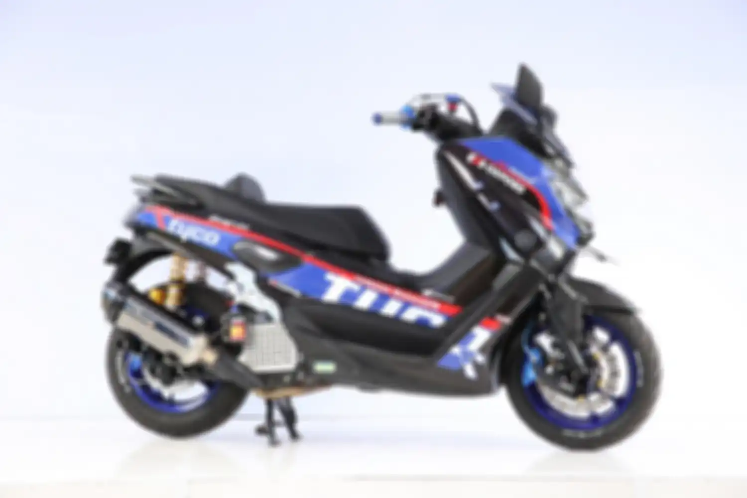 Yamaha NMAX bergaler Daily Use Customaxi Surabaya