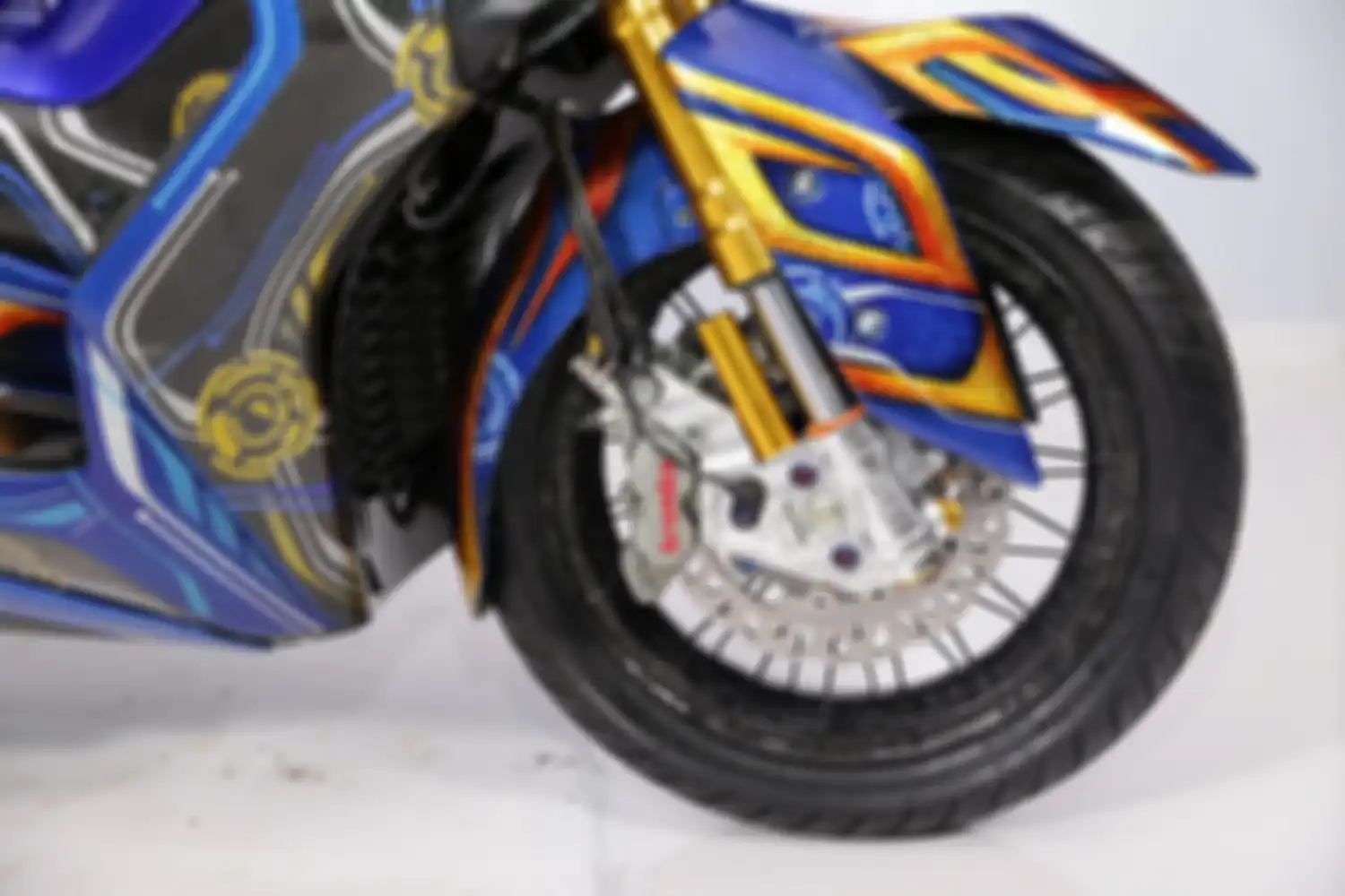 Garpu depan pakai upside down untuk Yamaha NMAX
