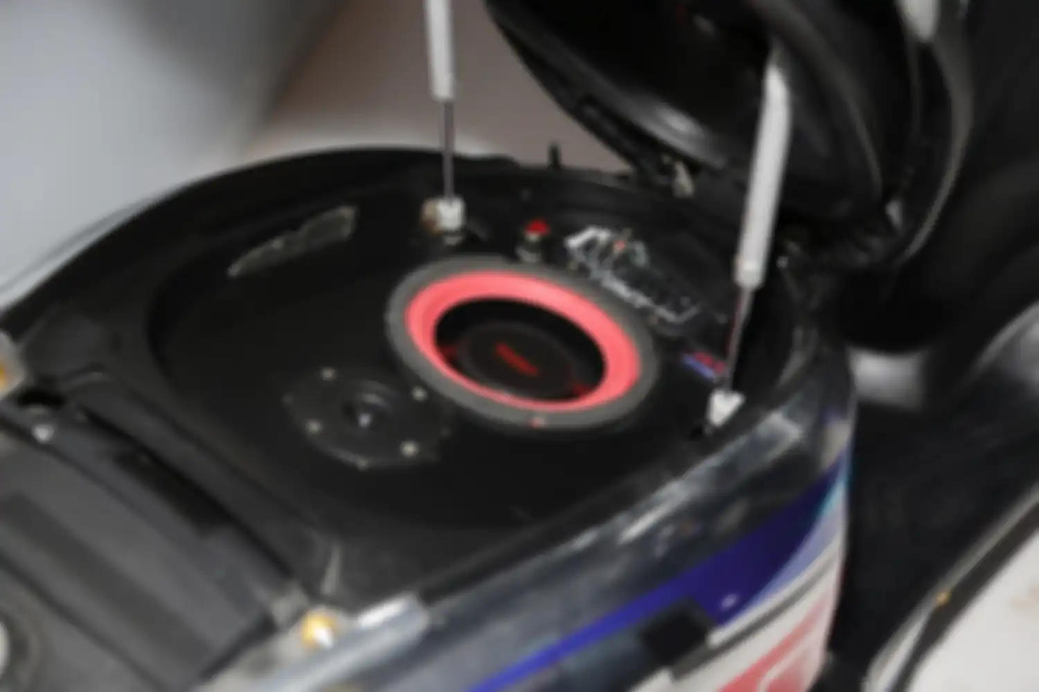 Ada sound system di bagasinya dong