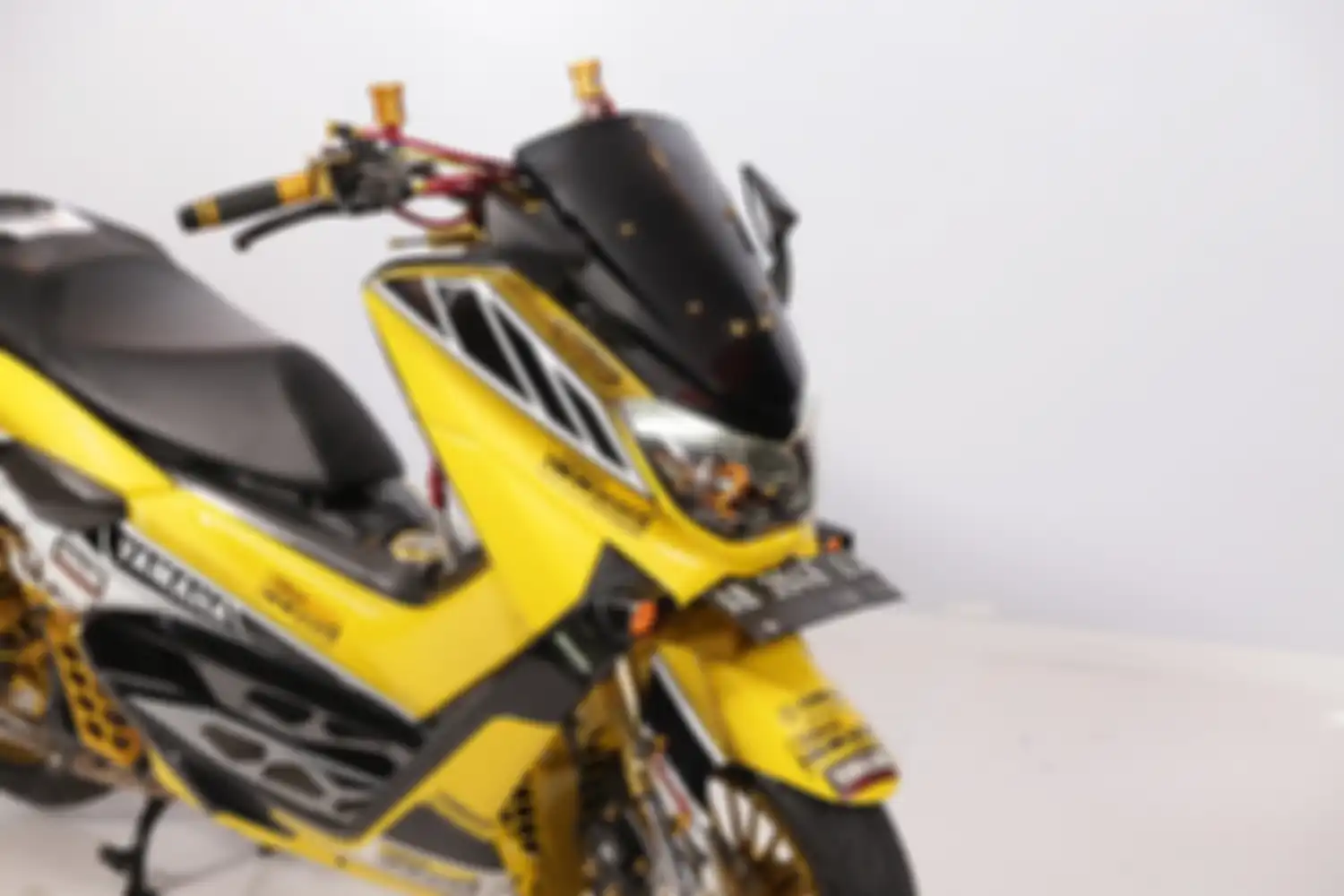 Bodinya dikasih livery speed block yang legendaris