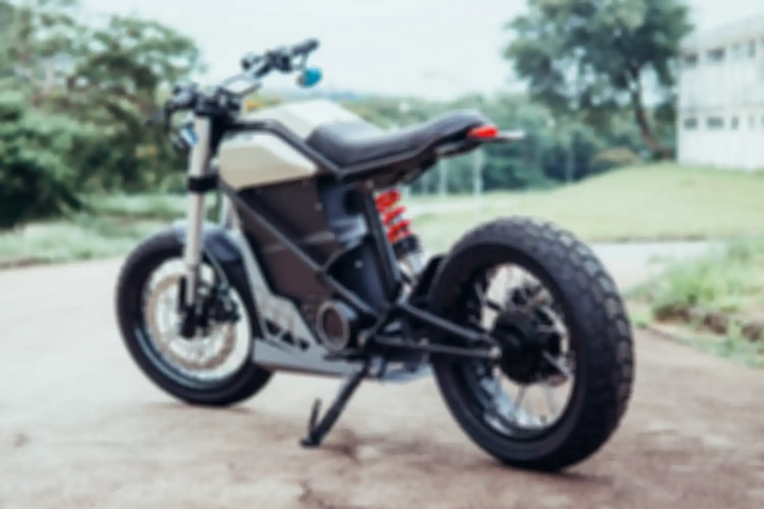 Tampilan belakang motor listrik RTR 799e Scrambler, kece atau enggak nih bro?
