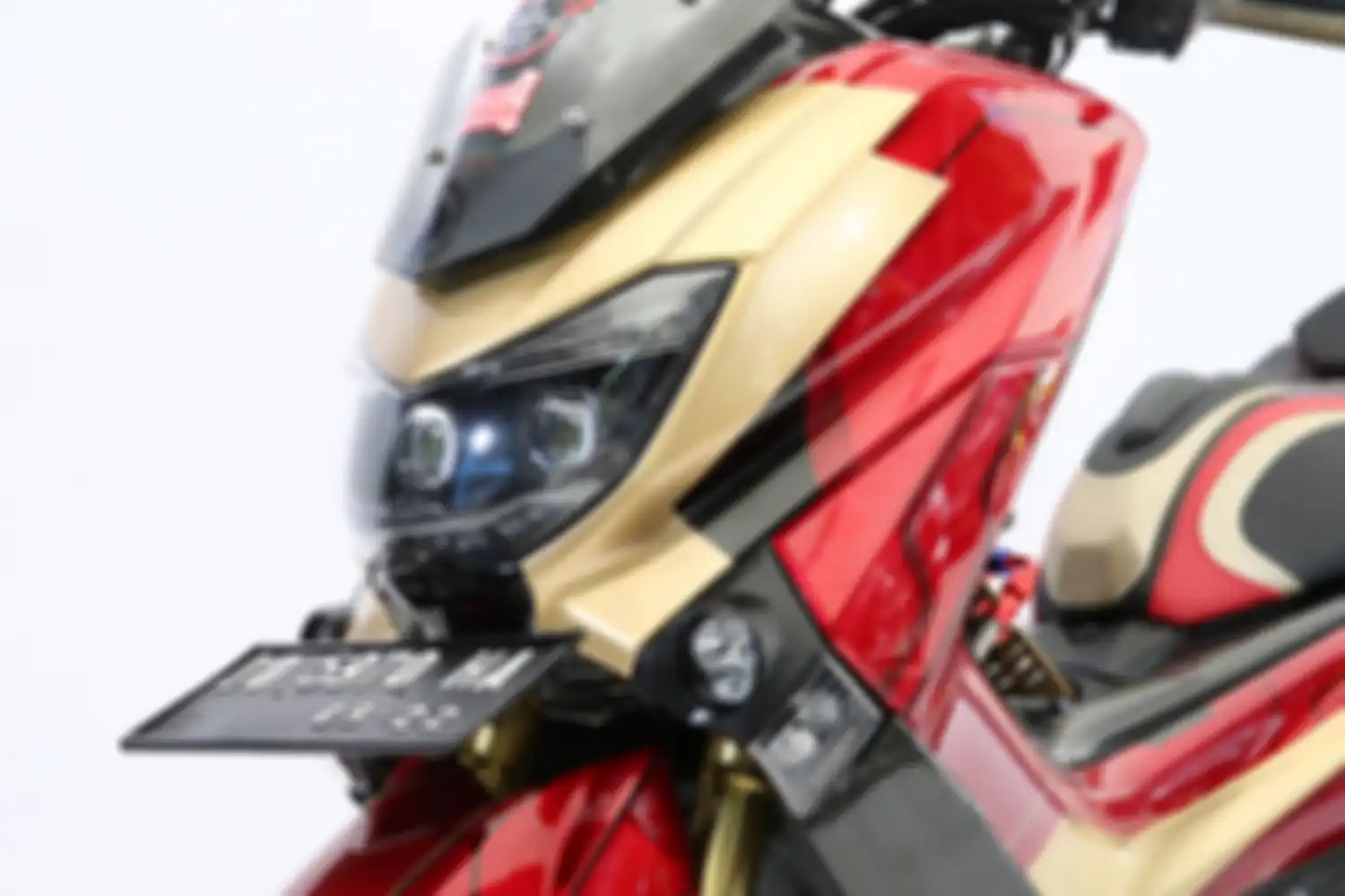 Yamaha NMAX Bertema Iron Man Juara Master Customaxi Yamaha 2018 Makassar