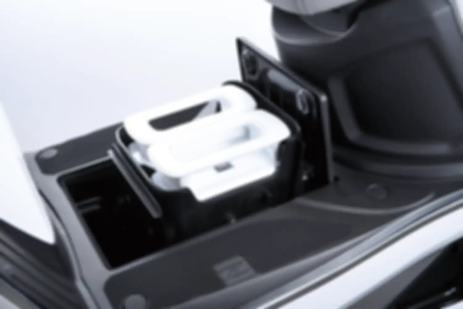 Tempat penyimpanan baterai motor baru Kymco Like 125 EV