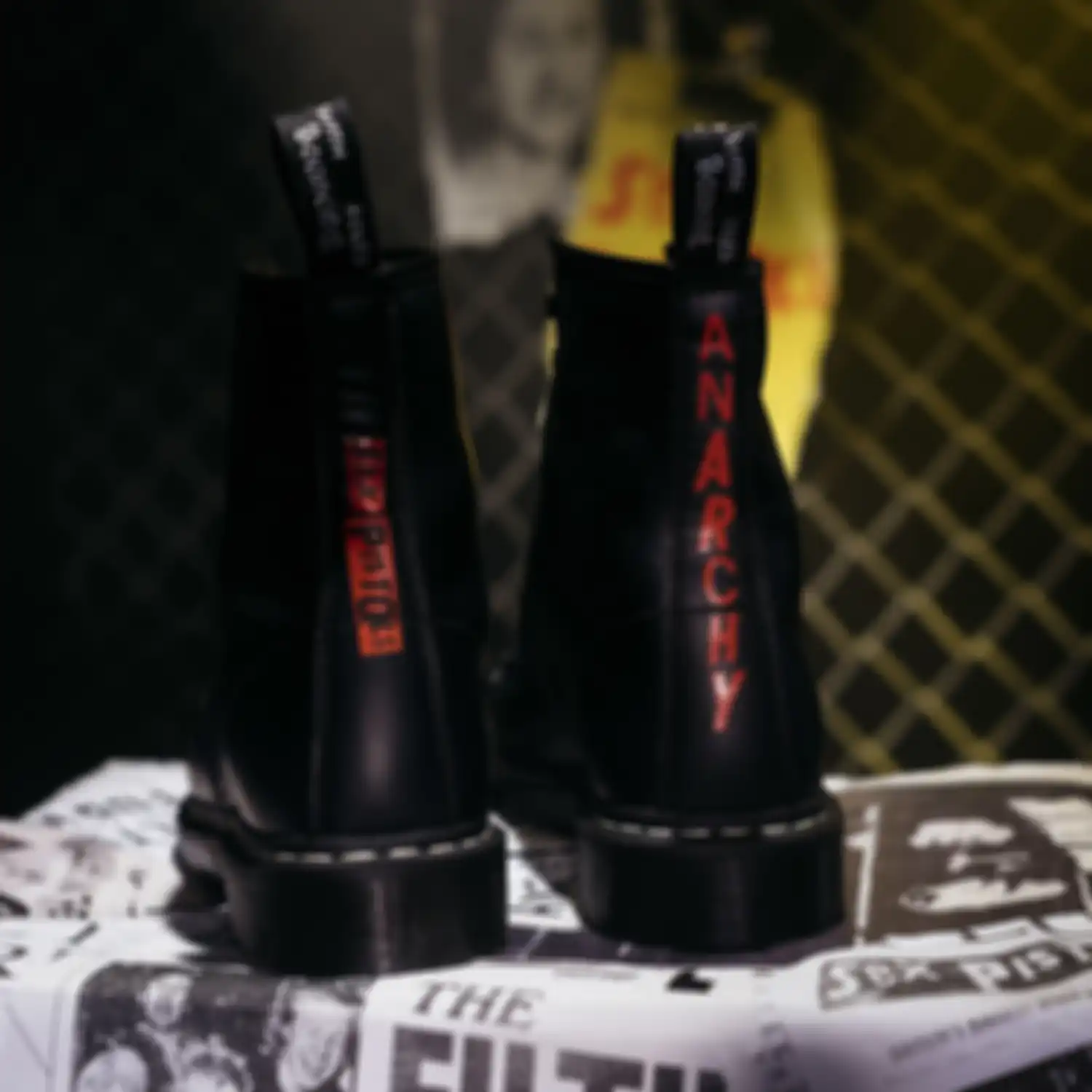 Koleksi Dr Martens x Sex Pistols