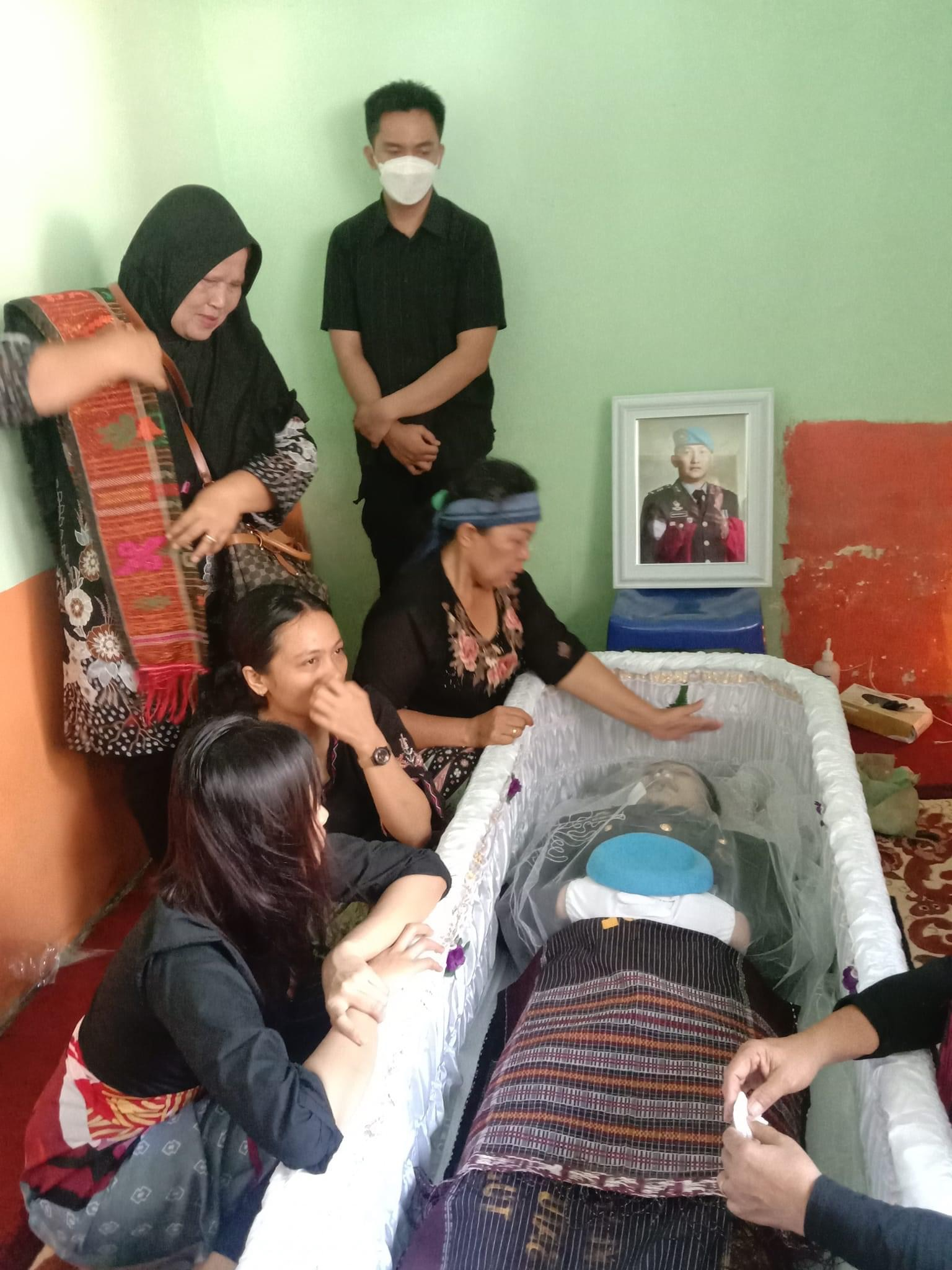 Pemimpin autopsi ulang korban pembunuhan Subang beri jawaban menohok soal otak Brigadir J pindah ke perut. Foto dokter Hastry dibahas.