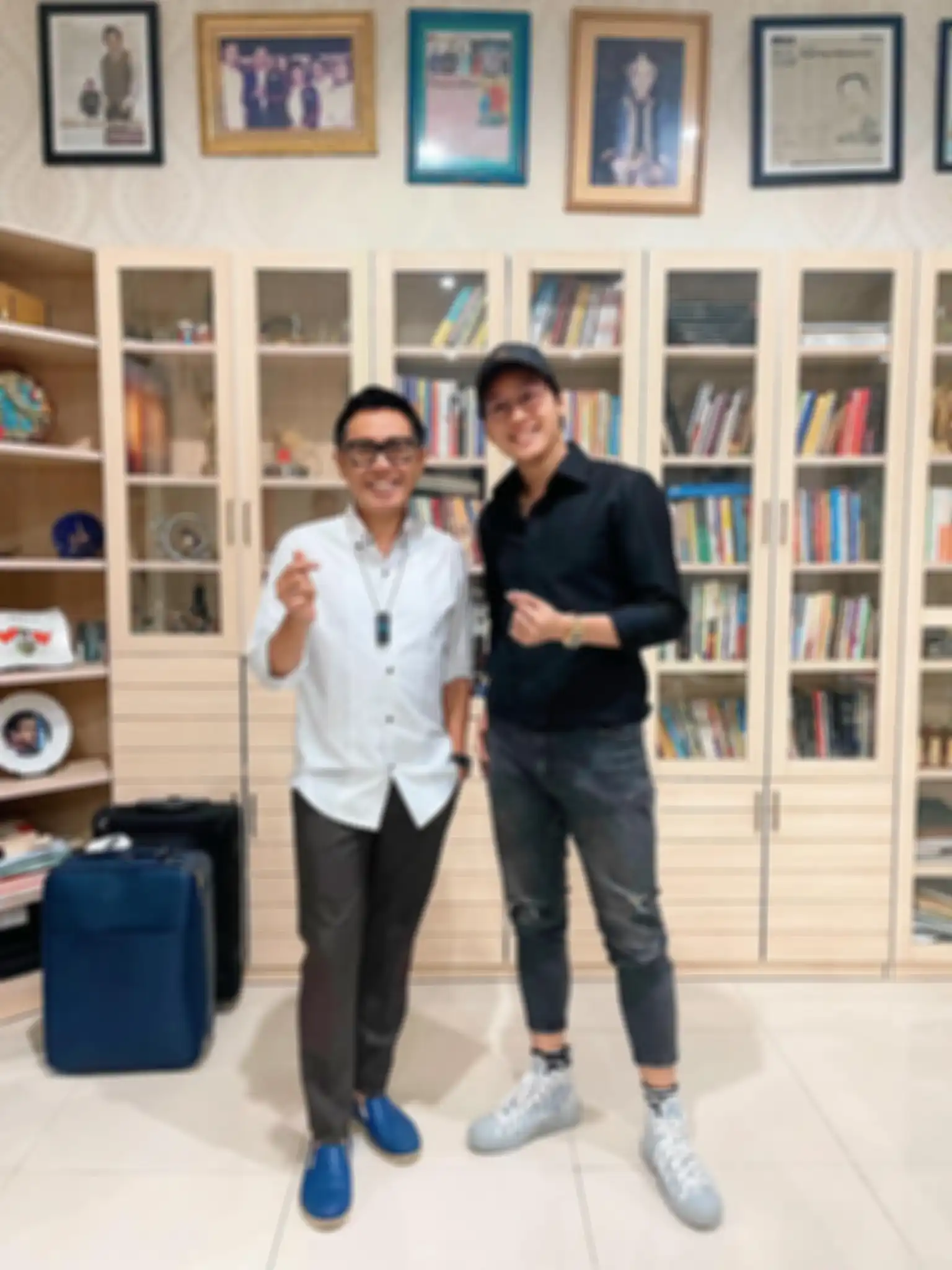 Indra Kenz terus mendapatkan nbully dari netizen. Bukan hanya itu, wartawan ikut membully pacar Vanessa Khong. 