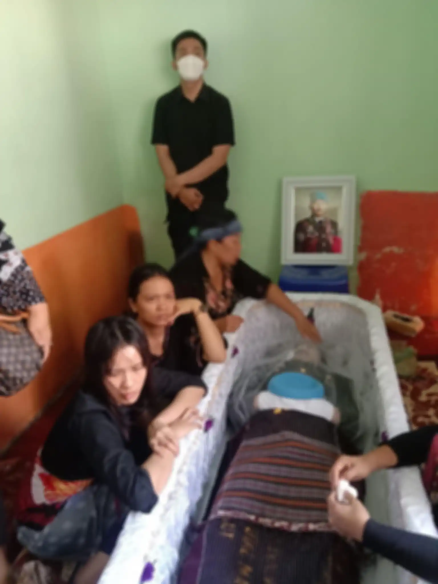 Perbedaan hasil autopsi ulang tim forensik independen dengan RS Polri cuma ada di jumlah luka ini. Foto jenazah Brigadir J disimpan.