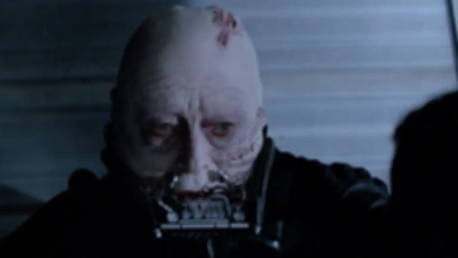 David Prowse sebagai Darth Vader di Return of the Jedi (1983)