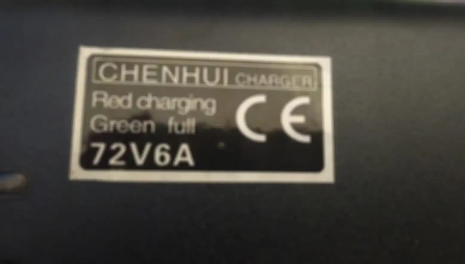 Spek charger Yadea T8 butuh waktu 8 jam agar penuh