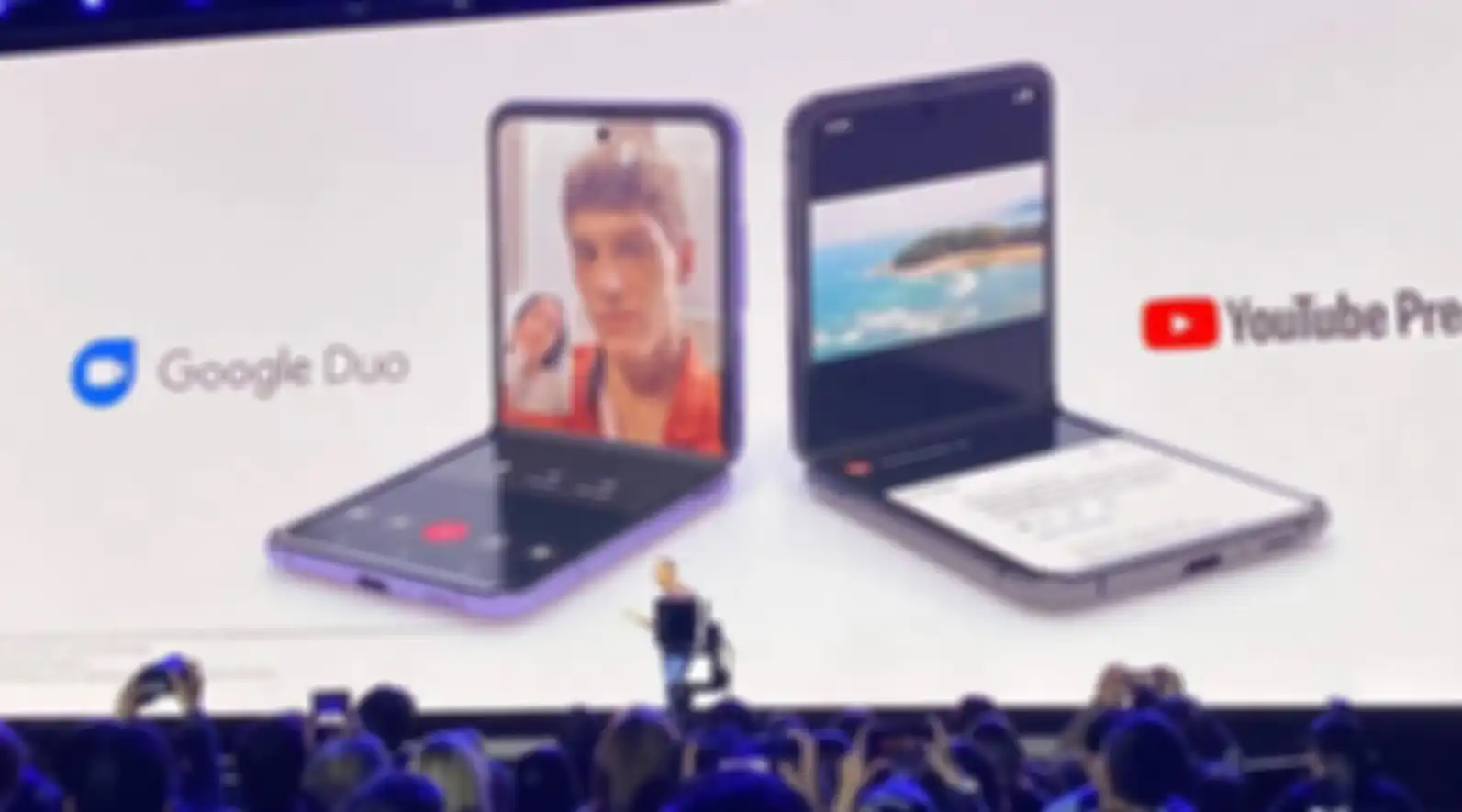 Antarmuka khusus dari aplikasi Google untuk Samsung Galaxy Z Flip