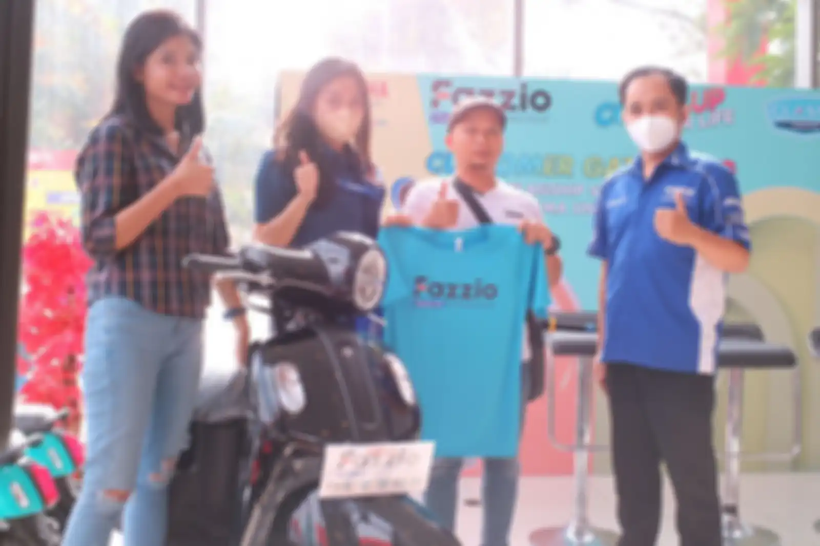 Penyerahan Yamaha Fazzio kepada konsumen.