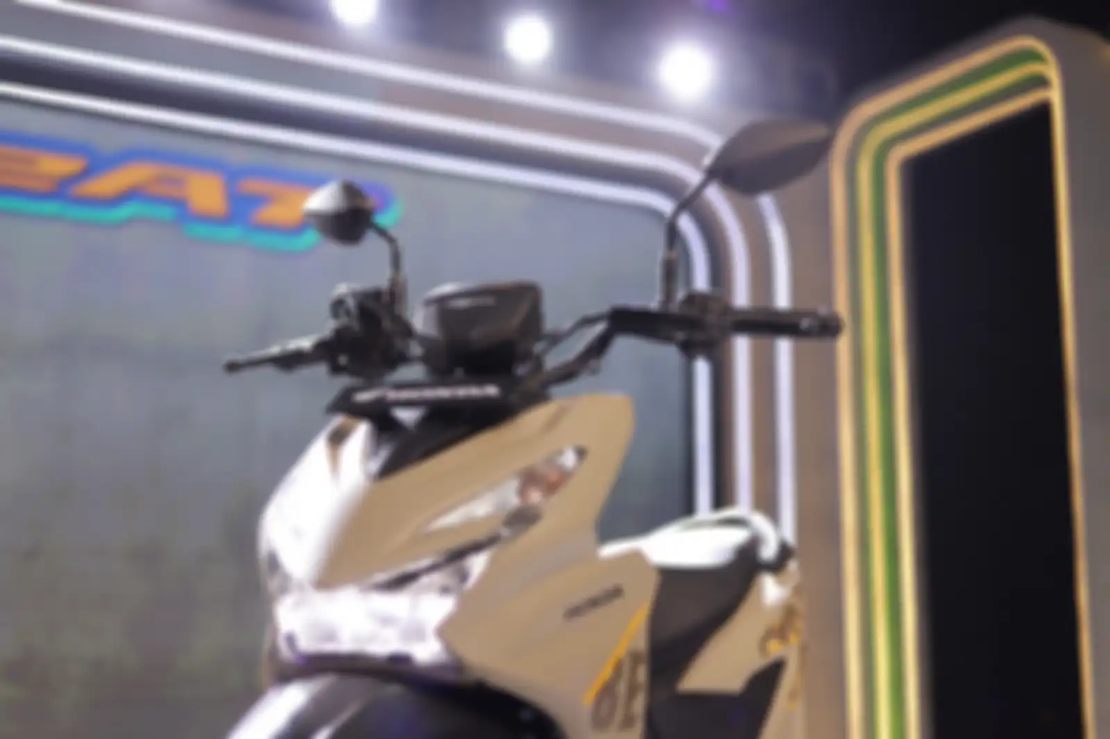 Honda BeAT 2024 terbaru punya model headlamp dan lampu sein baru.