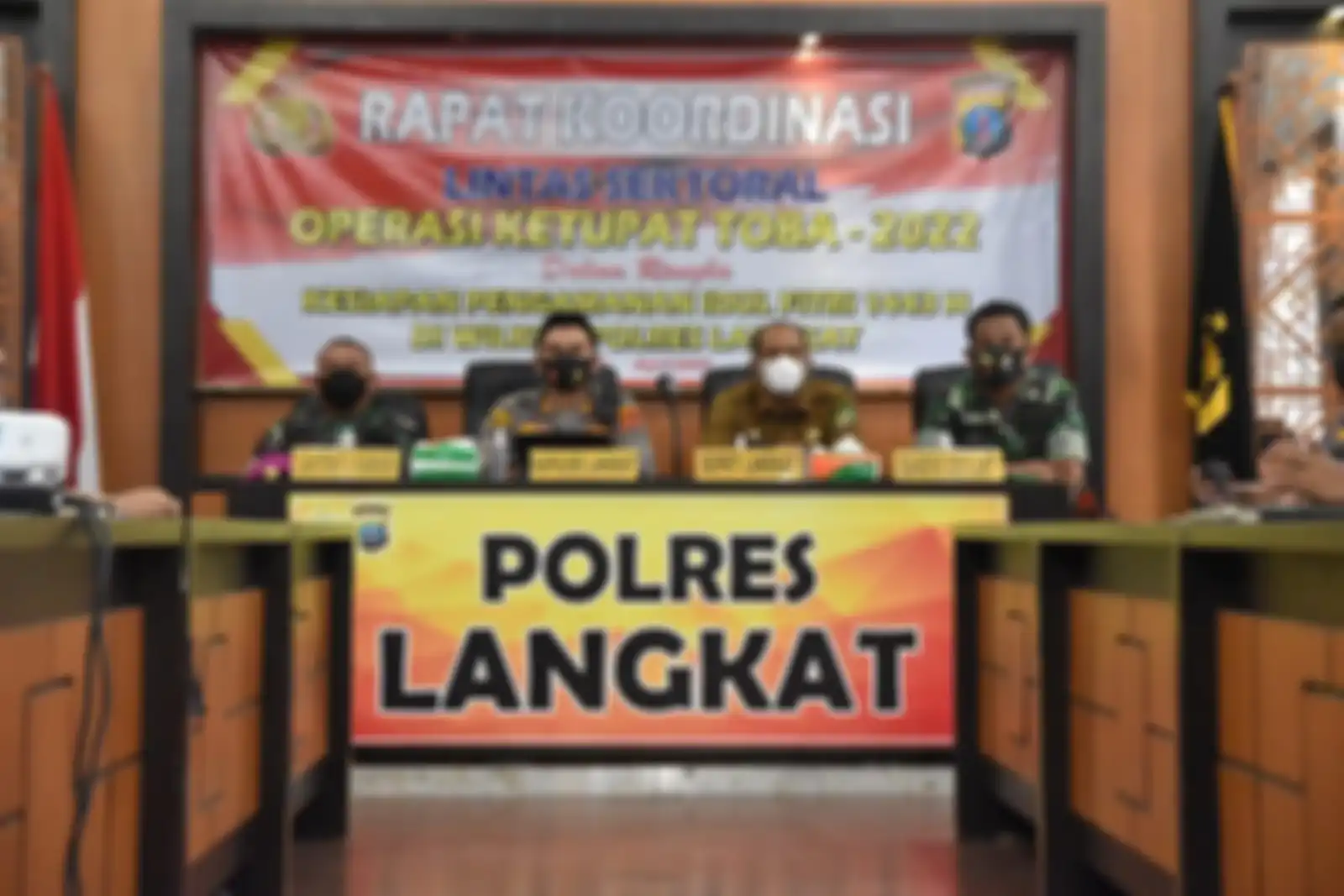 Wanita berhijab di Langkat dikabarkan murtad demi nikah dengan pujaan hati. Terkait kabar ini, Bupati Langkat ungkap fakta mengejutkan. 