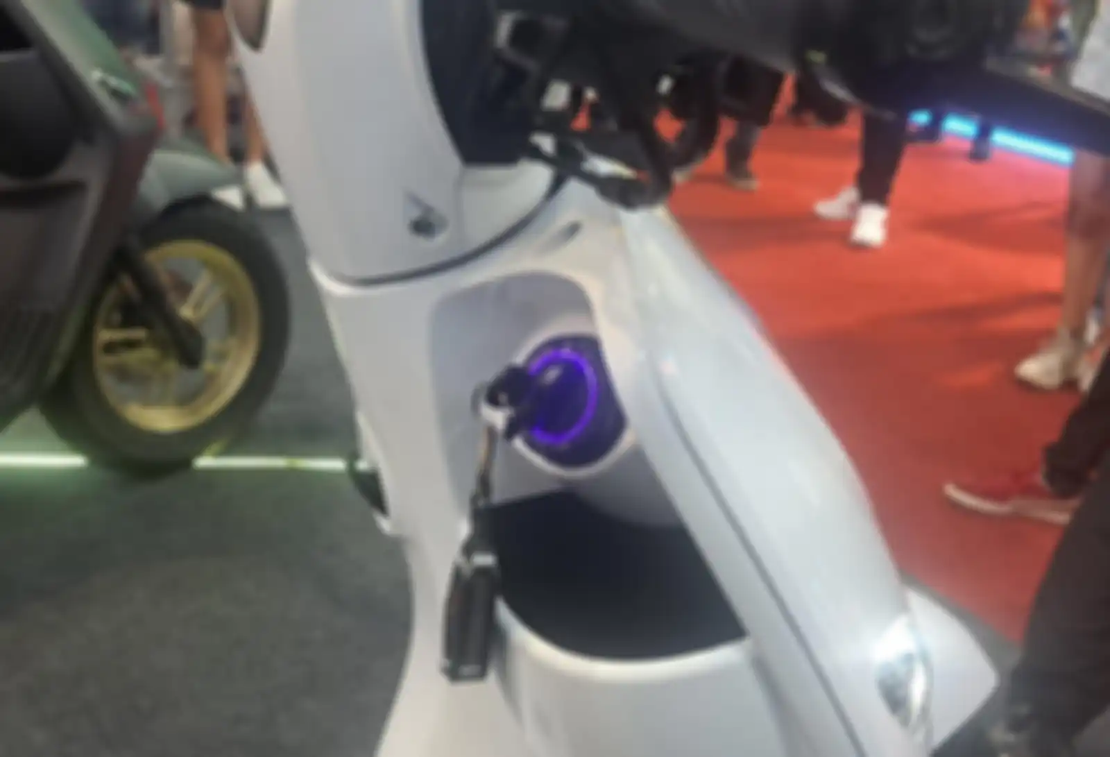 Fitur keyless di WMoto Letbe Neon dijamin anti maling