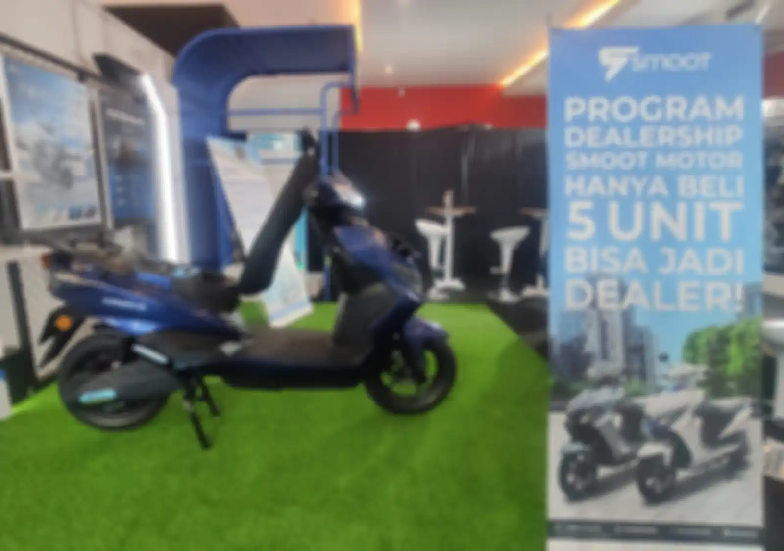 Smoot menjadi salah satu merek motor listrik baru di PEVS 2022.