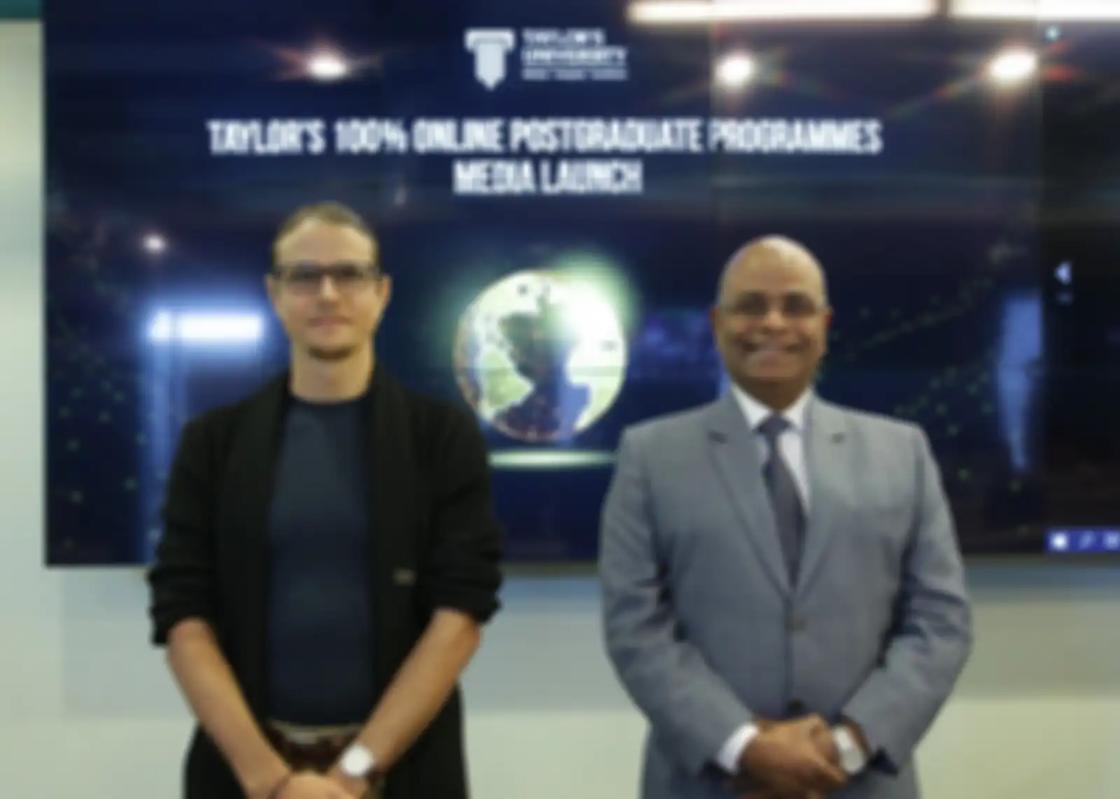 (ki-ka) Pierre-Louis Genier, Pro Vice-Chancellor dari Taylors Digital dan Profesor Dr. Pradeep Nair, Wakil Rektor dan Kepala Biro Akademik dari Taylor’s University.