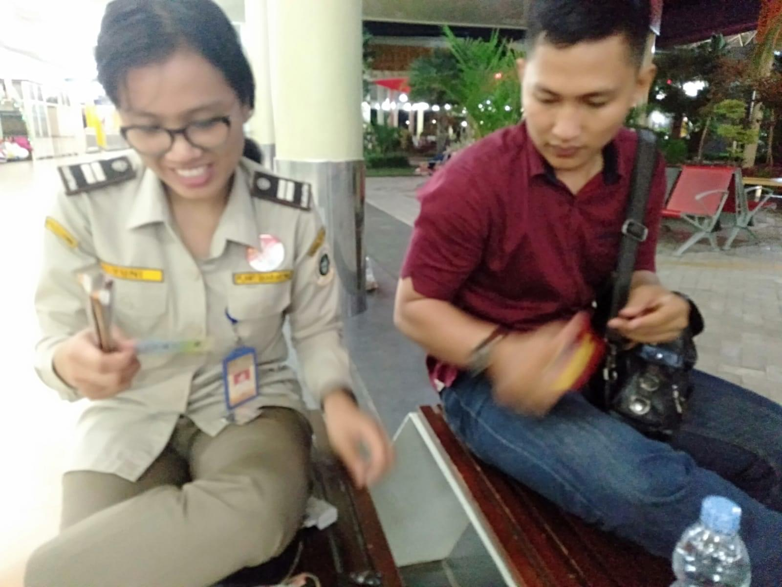 Tante Brigadir J meminta contoh kecil ini diungkap. Keterangan terkini dari Bareskrim bisa bikin gigit jari. Foto ajudan Ferdy Sambo ditangisi.