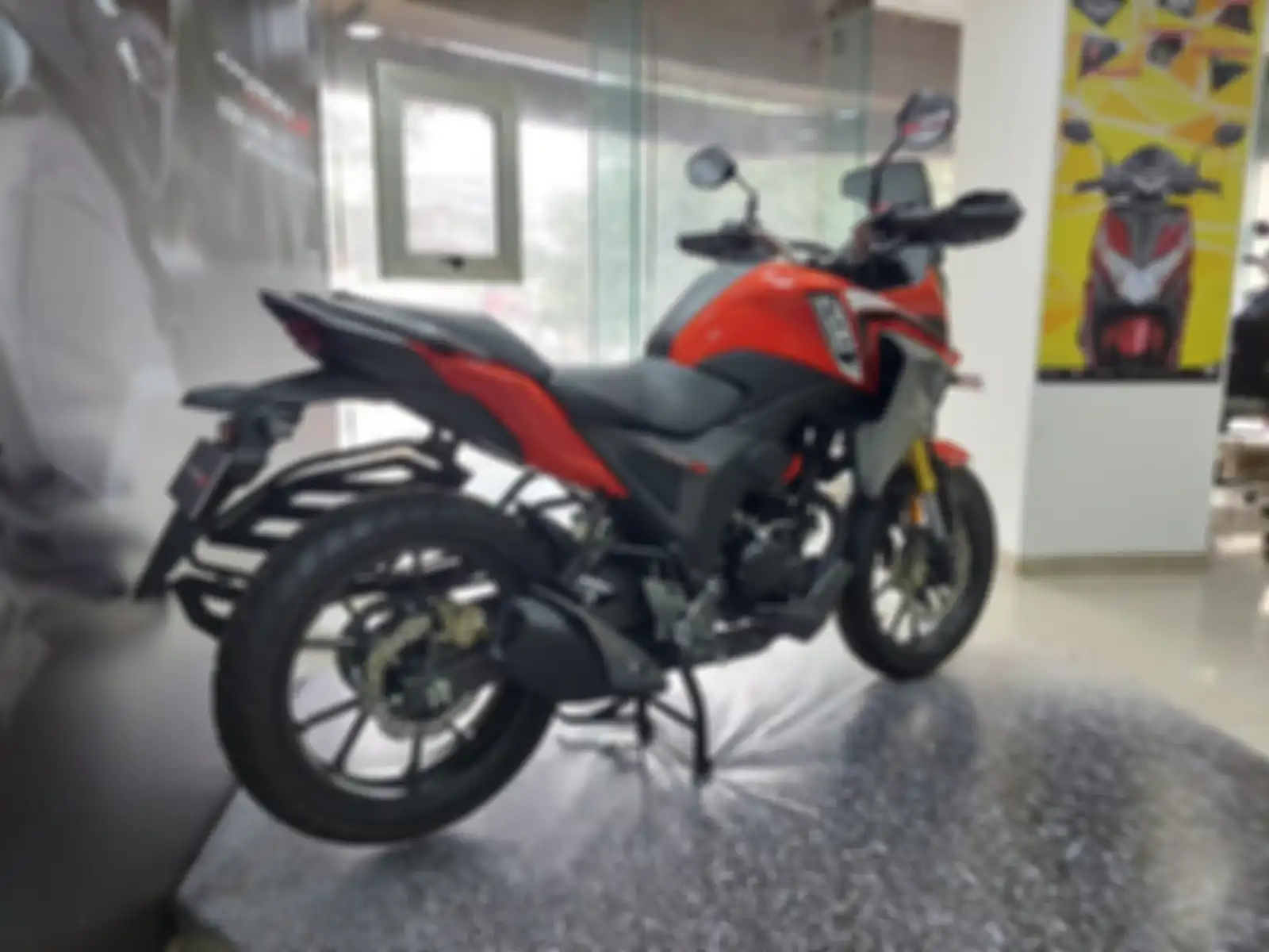 Motor adventure baru Honda CB200X meluncur di India.