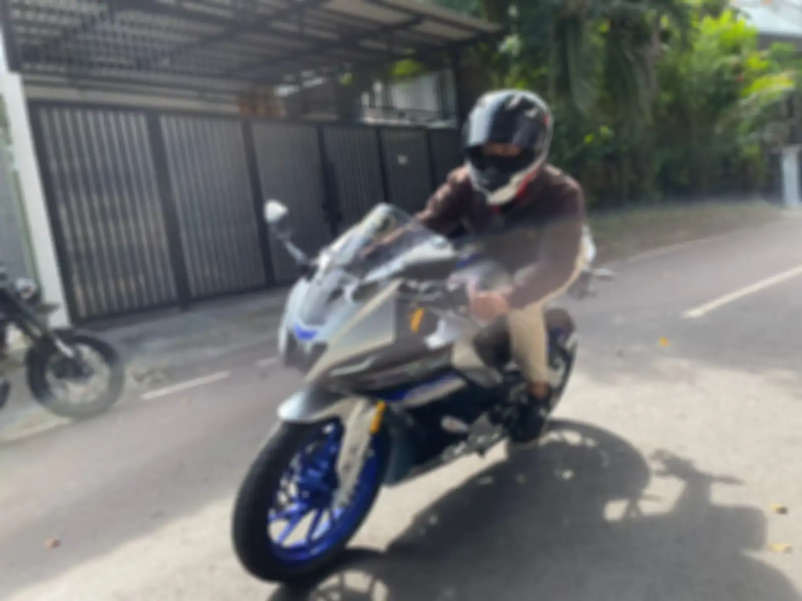  Aqil mencoba Yamaha All New R15M Connected-ABS.