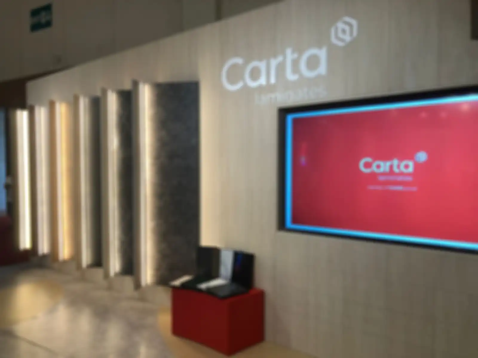 Produk lamintes dari Carta untuk interior rumah. 