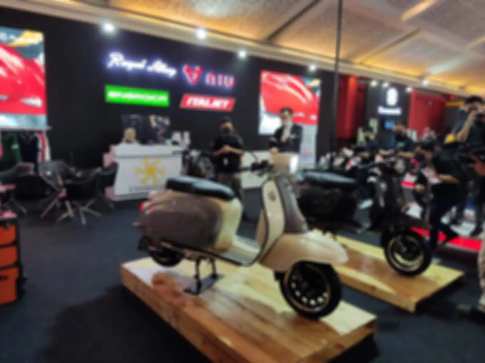 Ilustrasi suasana IIMS 2022. Royal Alloy TG150 meluncur di IIMS 2022.