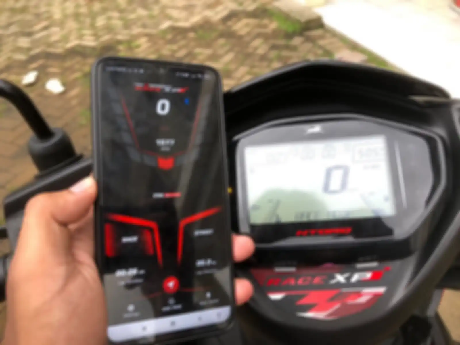 TVS Ntorq 125 Race XP bisa terkoneksi dengan smartphone