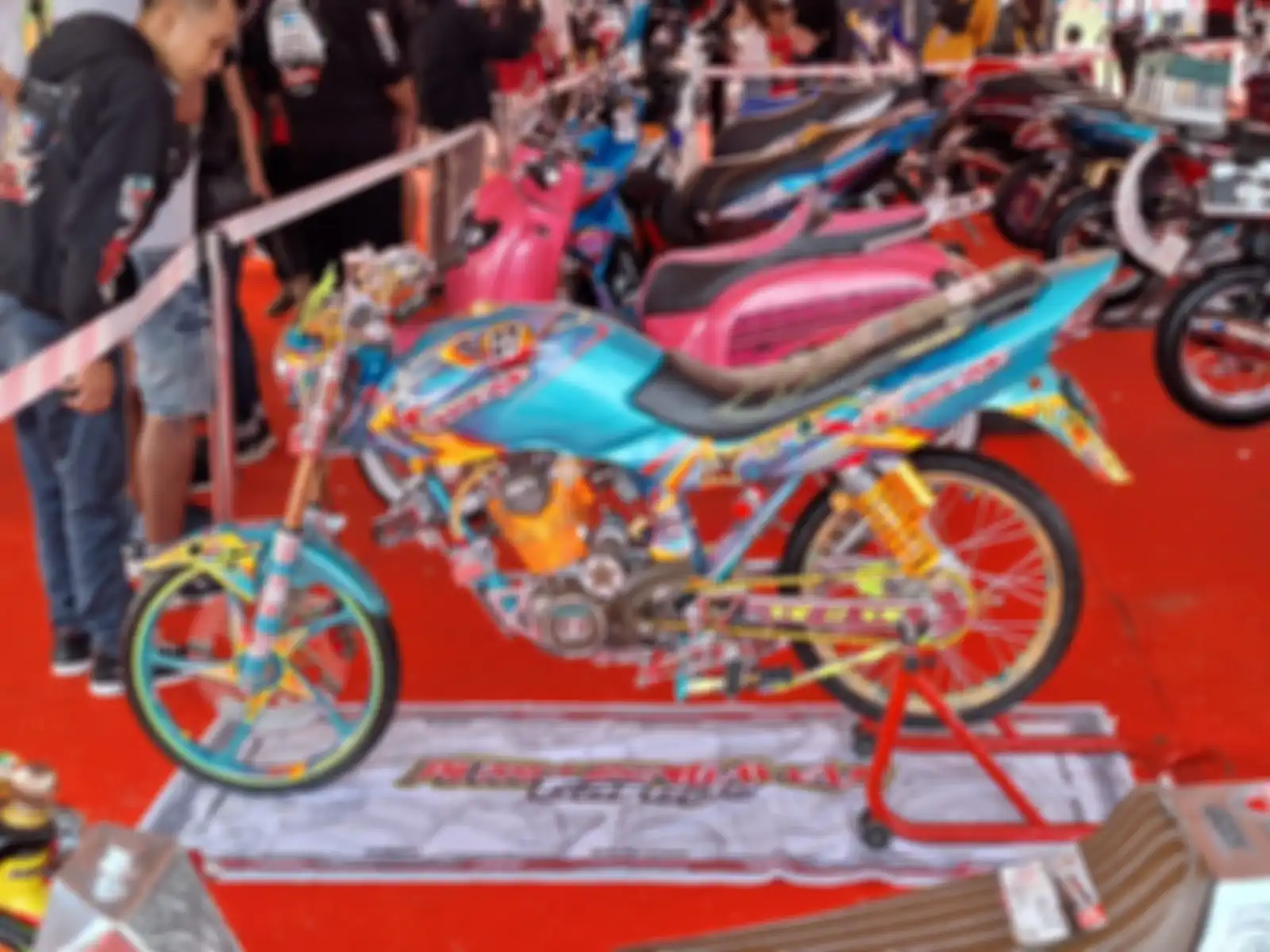 Kemunculan herex style berawal dari modifikasi Honda Gl series dan Honda Tiger 