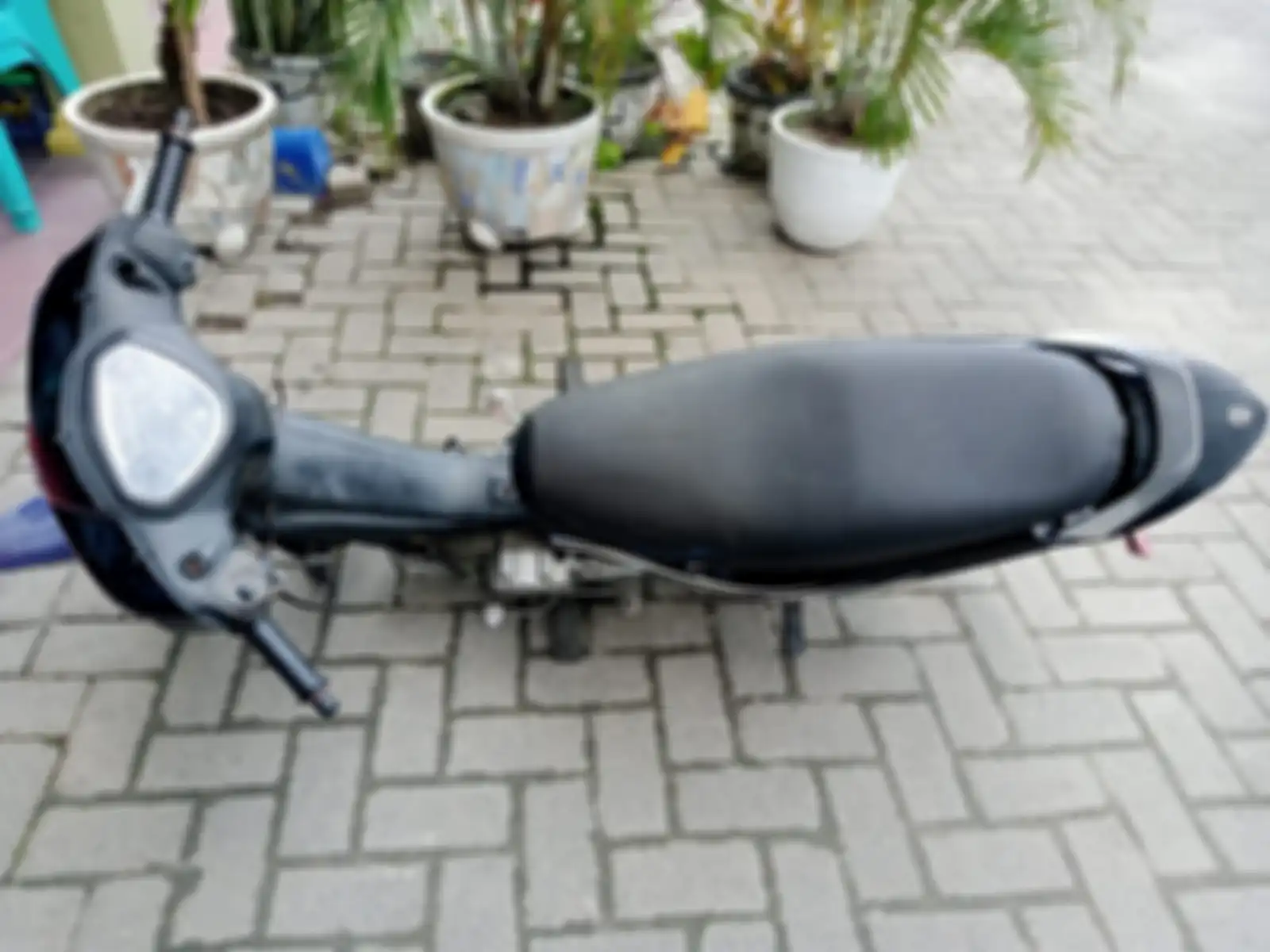 Tampak atas motor murah Yamaha Jupiter Z yang juga dilelang bersamaan dengan Honda Karisma dan Astrea Legenda.