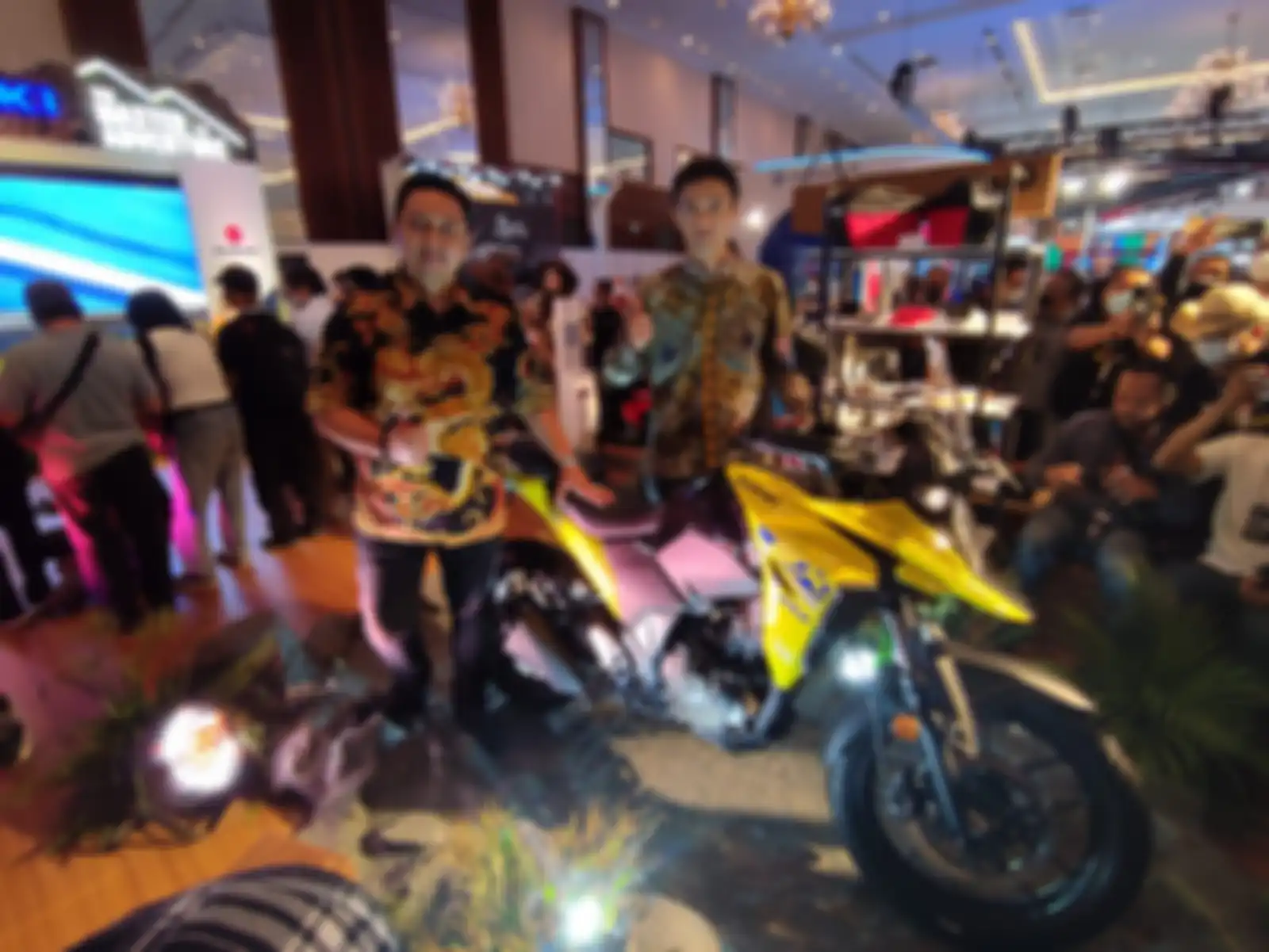 Suzuki V-Strom SX 250 hadir di booth Suzuki pada pameran IMOS 2022.