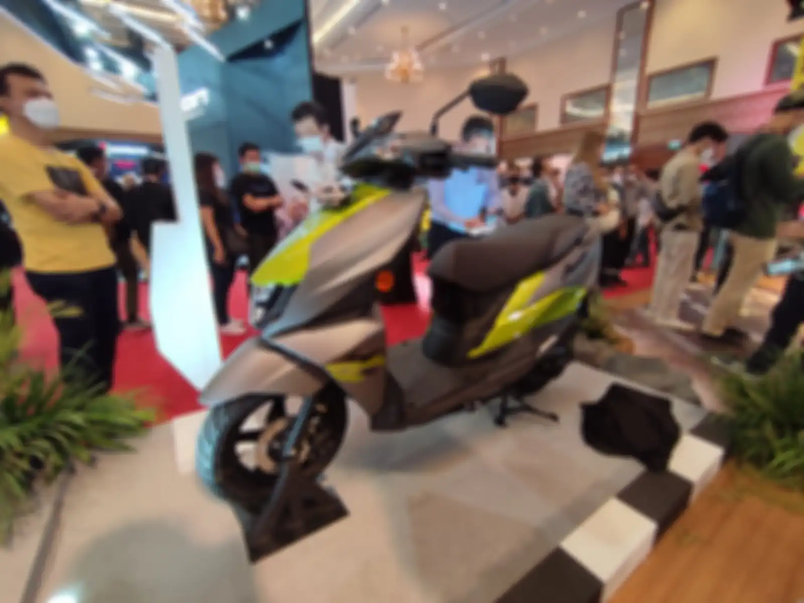 Suzuki Avenis 125 di booth Suzuki pada IMOS 2022.