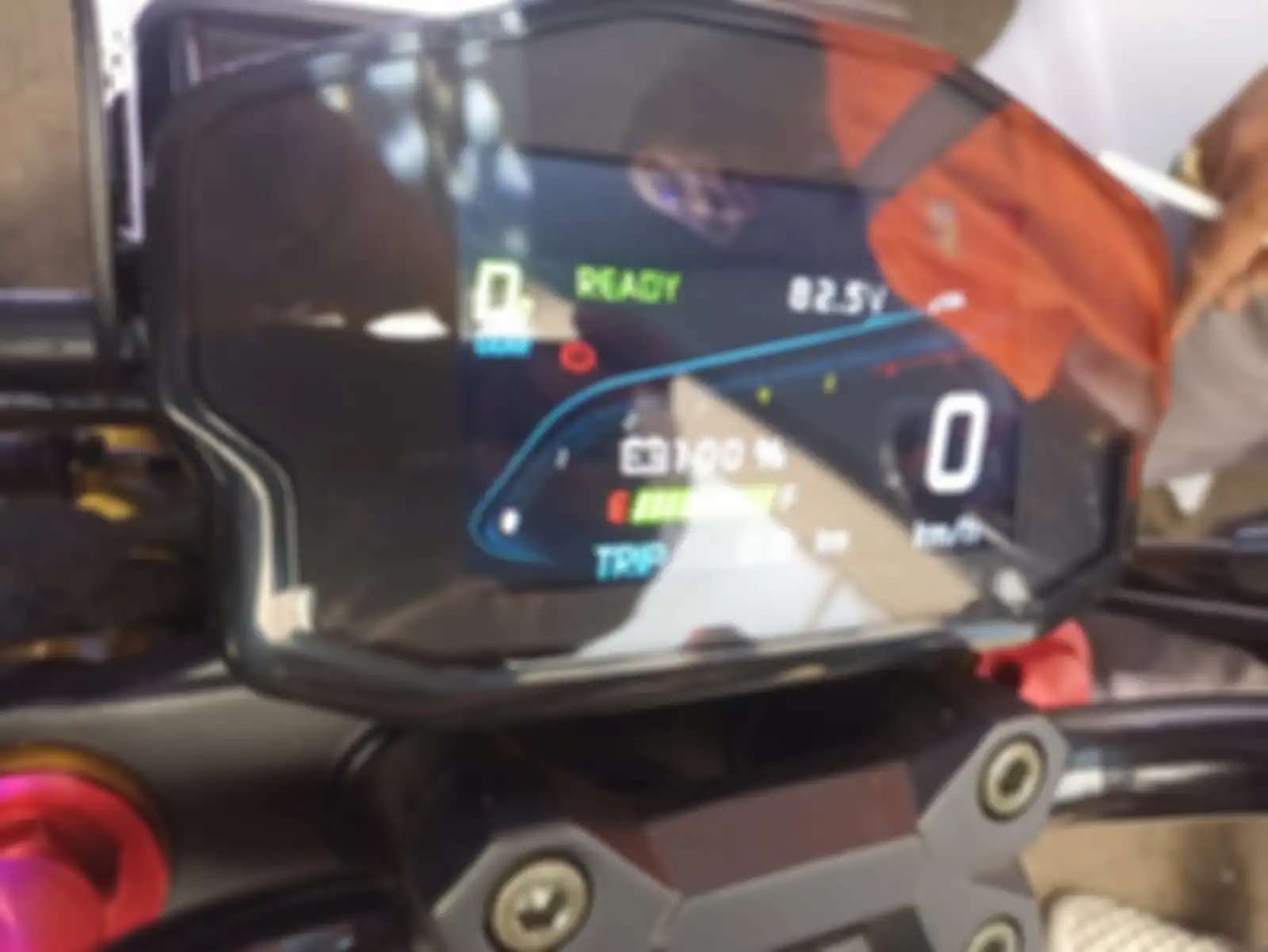 Informasi lengkap di speedometer SMEV EM-1