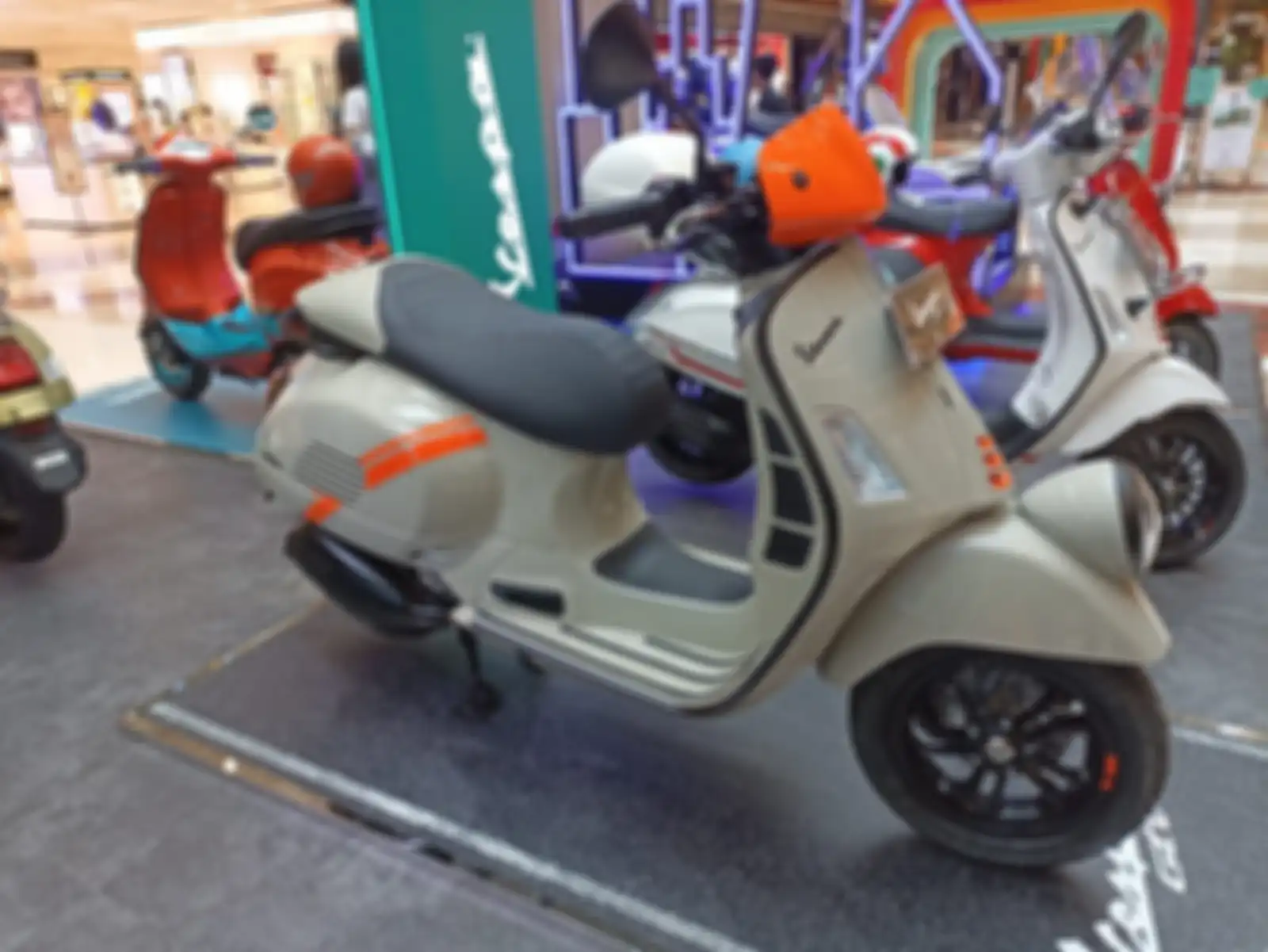 Vespa GTV seharga RP 176 juta