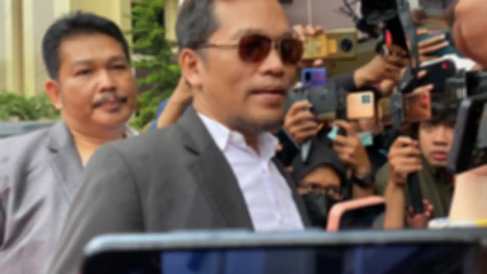 Kuasa Hukum Rizky Billar, Neas Ginting datang ke Polres Jakarta Selatan pada Kamis (6/10)
