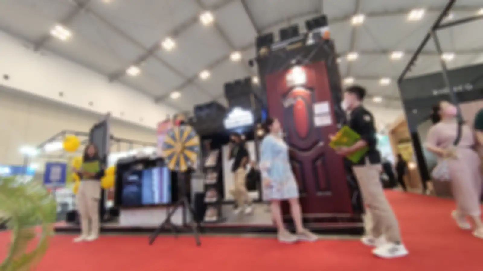 Berbagai program promo diskon akhir tahun bisa ditemukan di Booth ini.