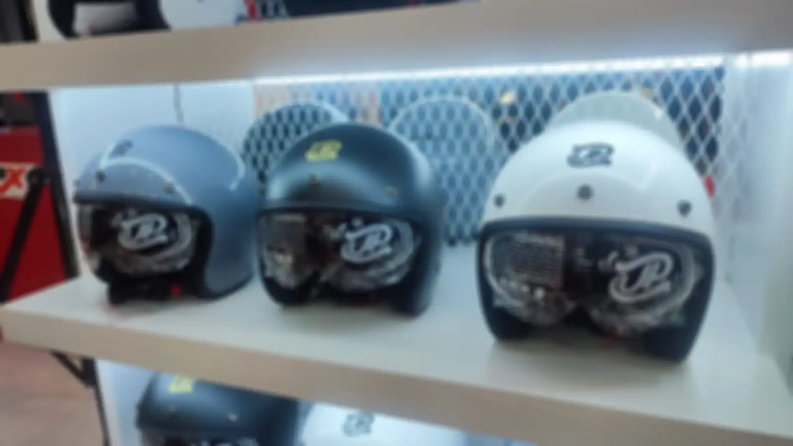 Helm JP Retro dapat diskon di GIIAS 2023.