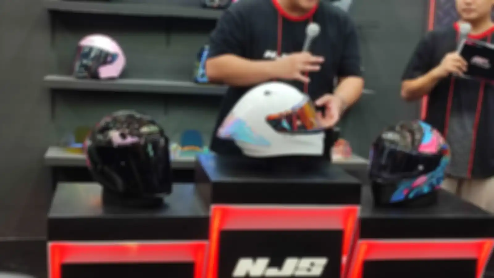 NJS rilis dua helm motor baru, NJS Kairoz GT dan NJS ZX-1R GT.