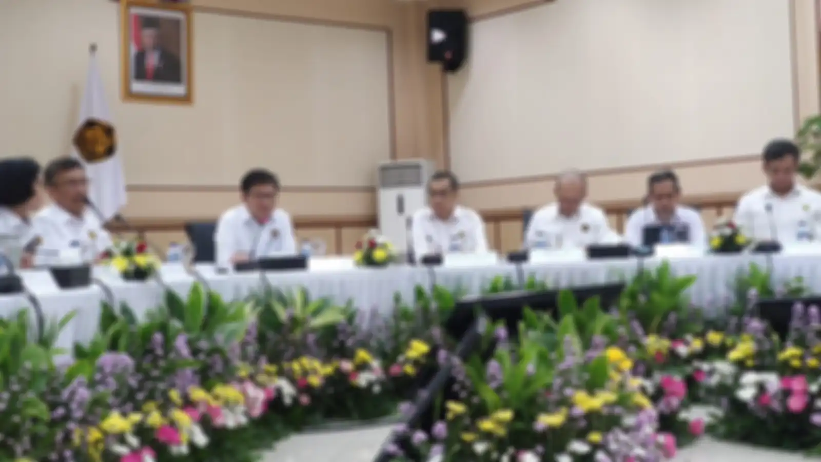 Konferensi pers di Kantor Ditjen Ketenagalistrikan Kementerian ESDM, Jakarta, Kamis (18/1/2024), salah satunya membahasi konversi ke motor listrik.