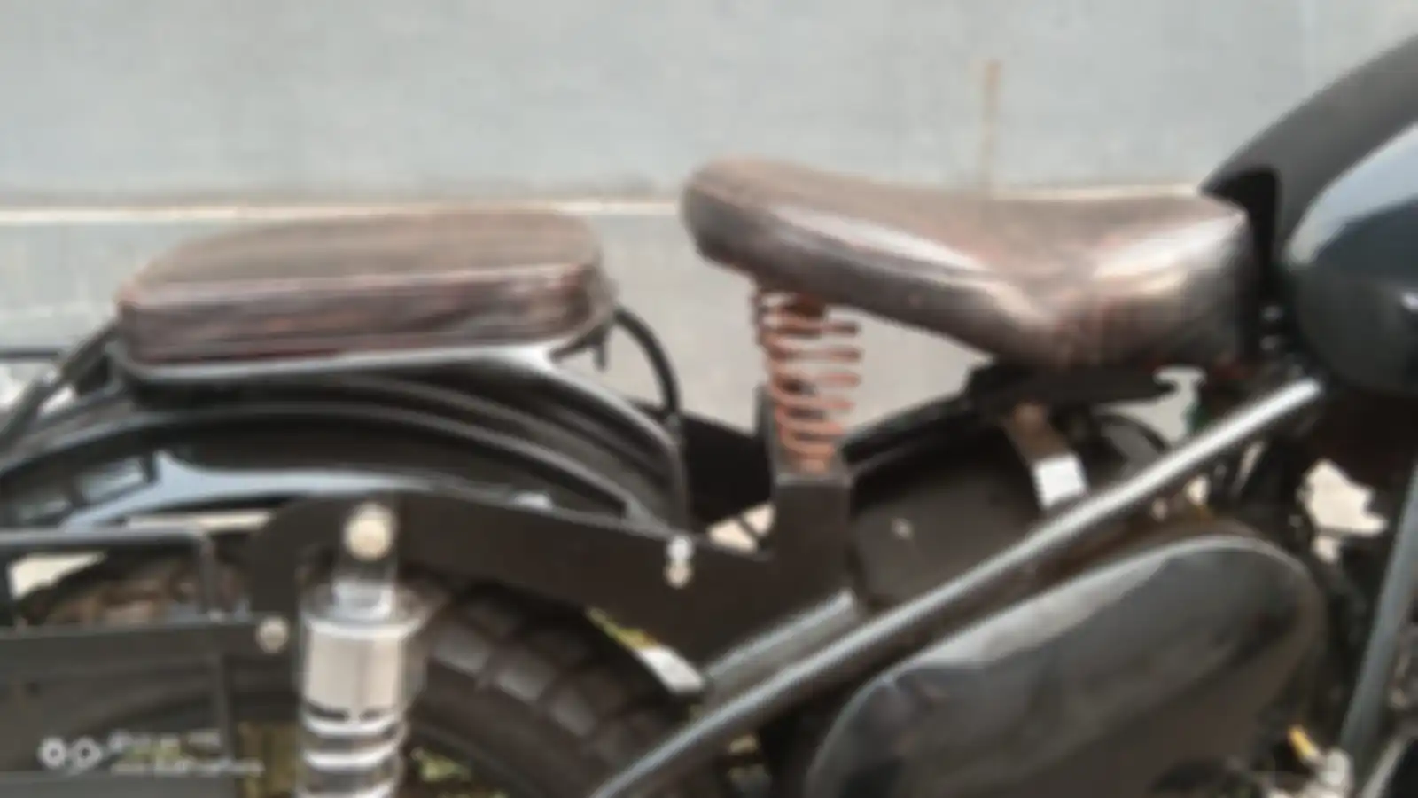 Area jok Yamaha Scorpio bergaya klasik.