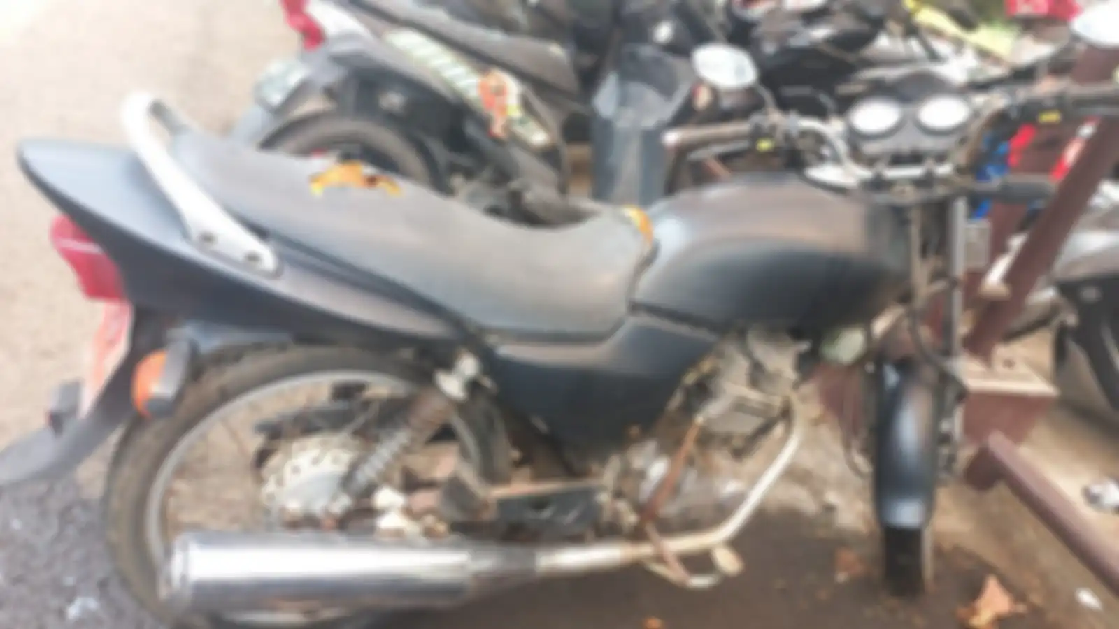 Sisi kanan motor murah Honda MegaPro.