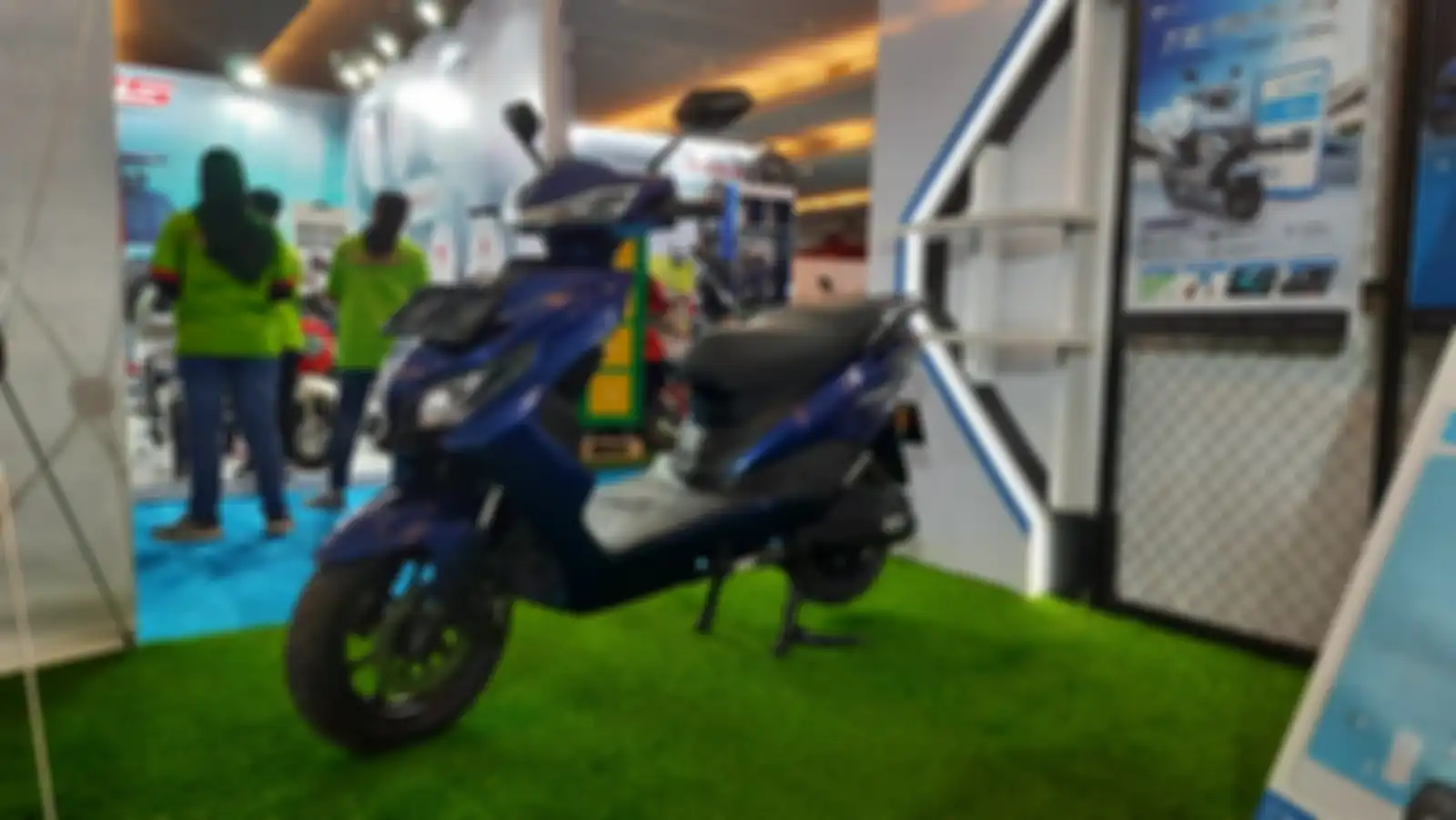 Motor listrik Smoot Tempur di pameran kendaraan listrik PEVS 2022 di JIExpo Kemayoran, Jakarta Pusat.