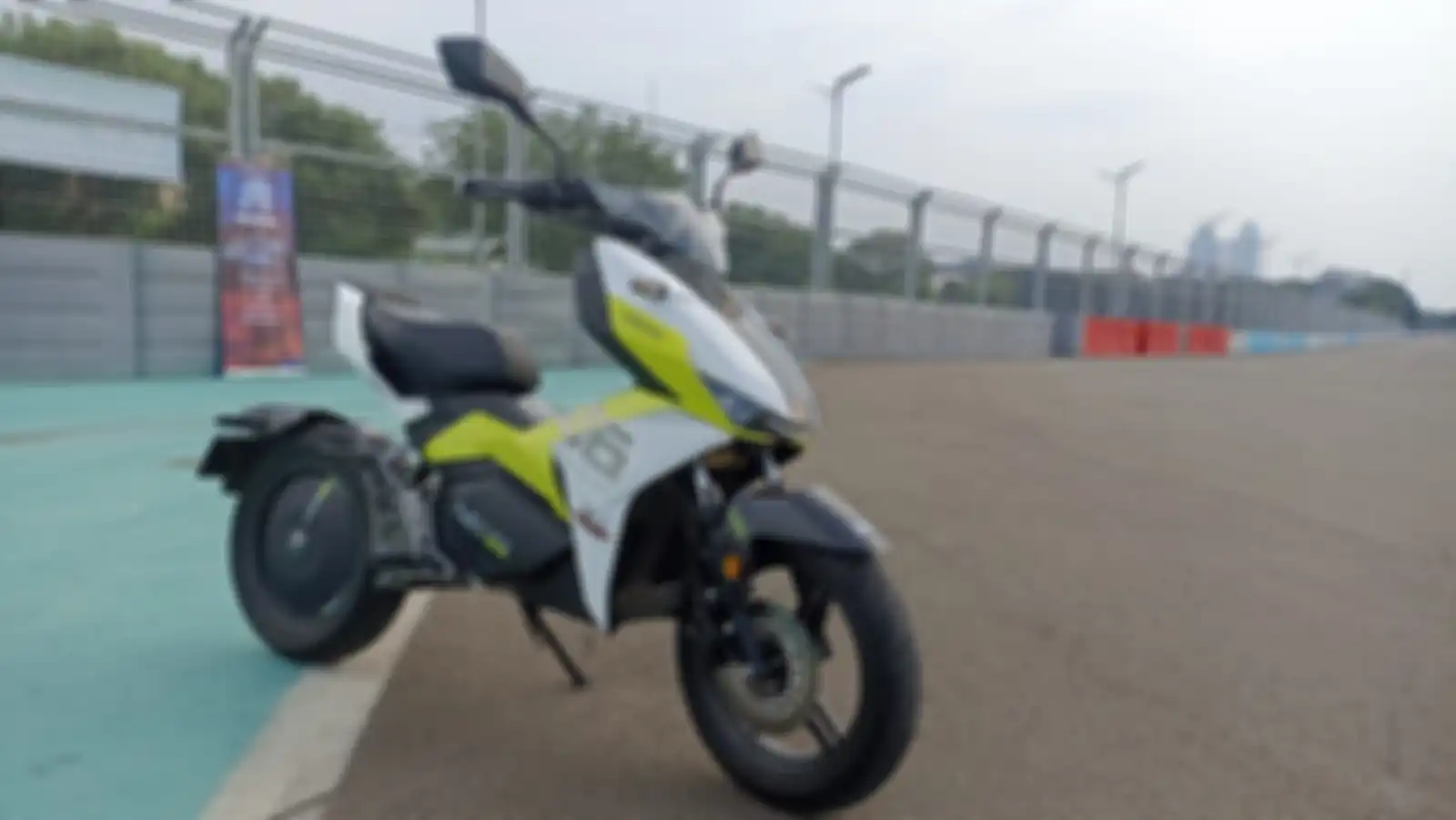 Felo FW-06 juga digunakan Gresini Racing sebagai mobilitas di dalam area paddock MotoGP. 