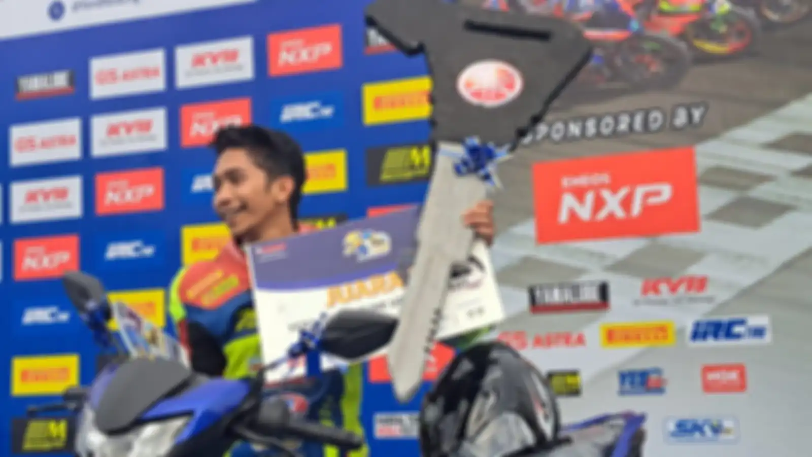 Nur Alfath berhasil bawa pulang Yamaha MX-King setelah menang di kelas YCR-1